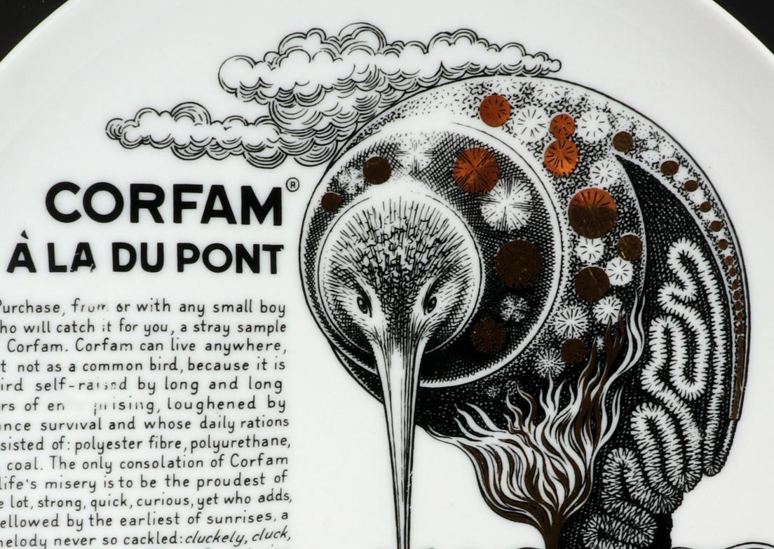 Piero Fornasetti Porcelain Cook Pattern Plate, Corfam a La Du Pont For Sale 1