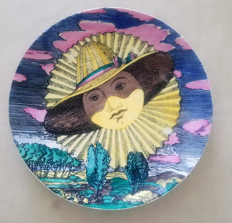 Paar Teller aus Porzellan Mesi und Soli von Piero Fornasetti 12 Sonnen