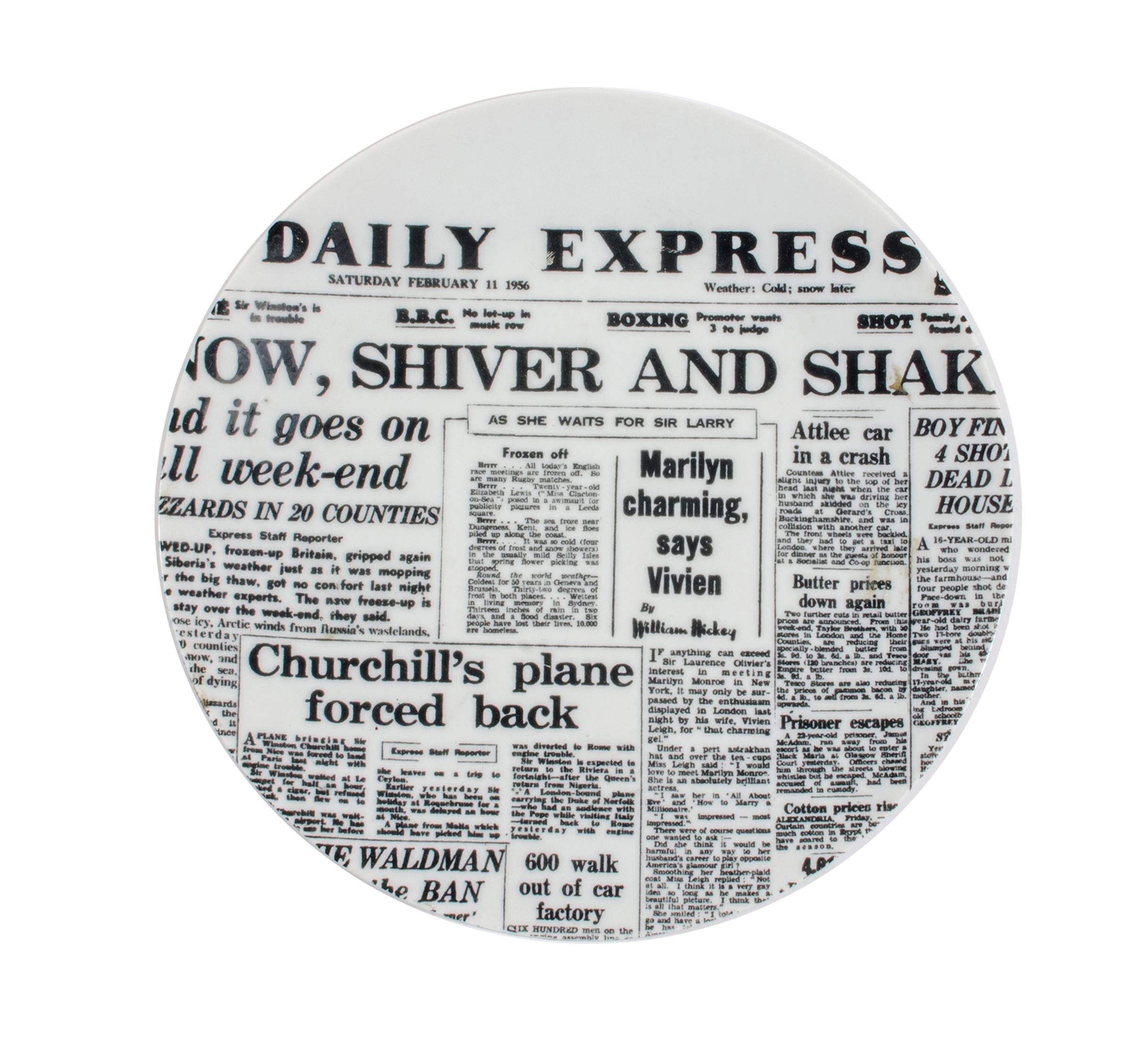 Piero Fornasetti Porcelain Newspaper Plate, Daily Express In Good Condition For Sale In Downingtown, PA