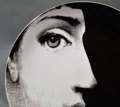Piero Fornasetti Porcelain Plate Themes & Variation Pattern 114, Profile, Tema E