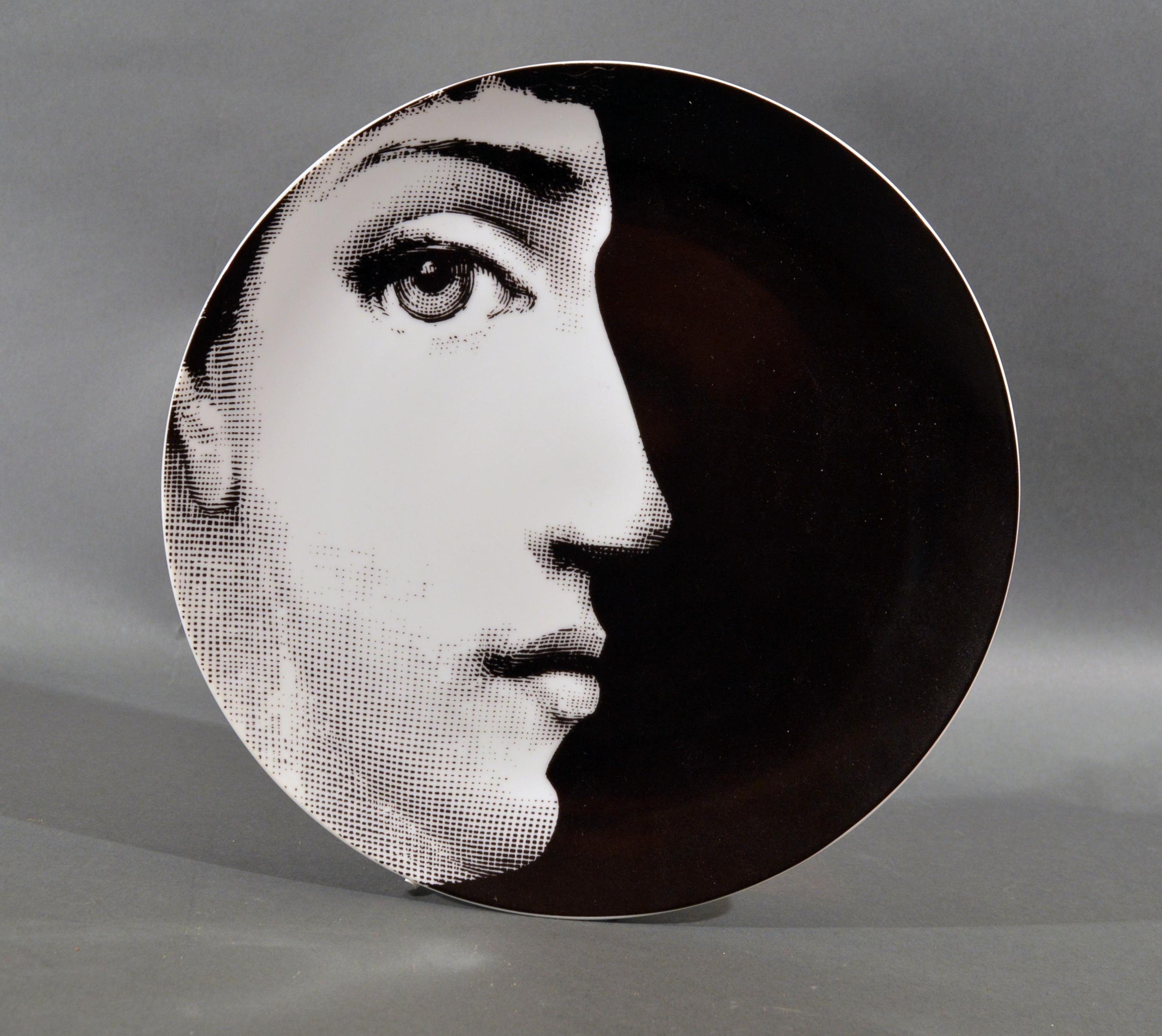 Italian Piero Fornasetti Porcelain Plate Themes & Variation Pattern 114, Profile, Tema E
