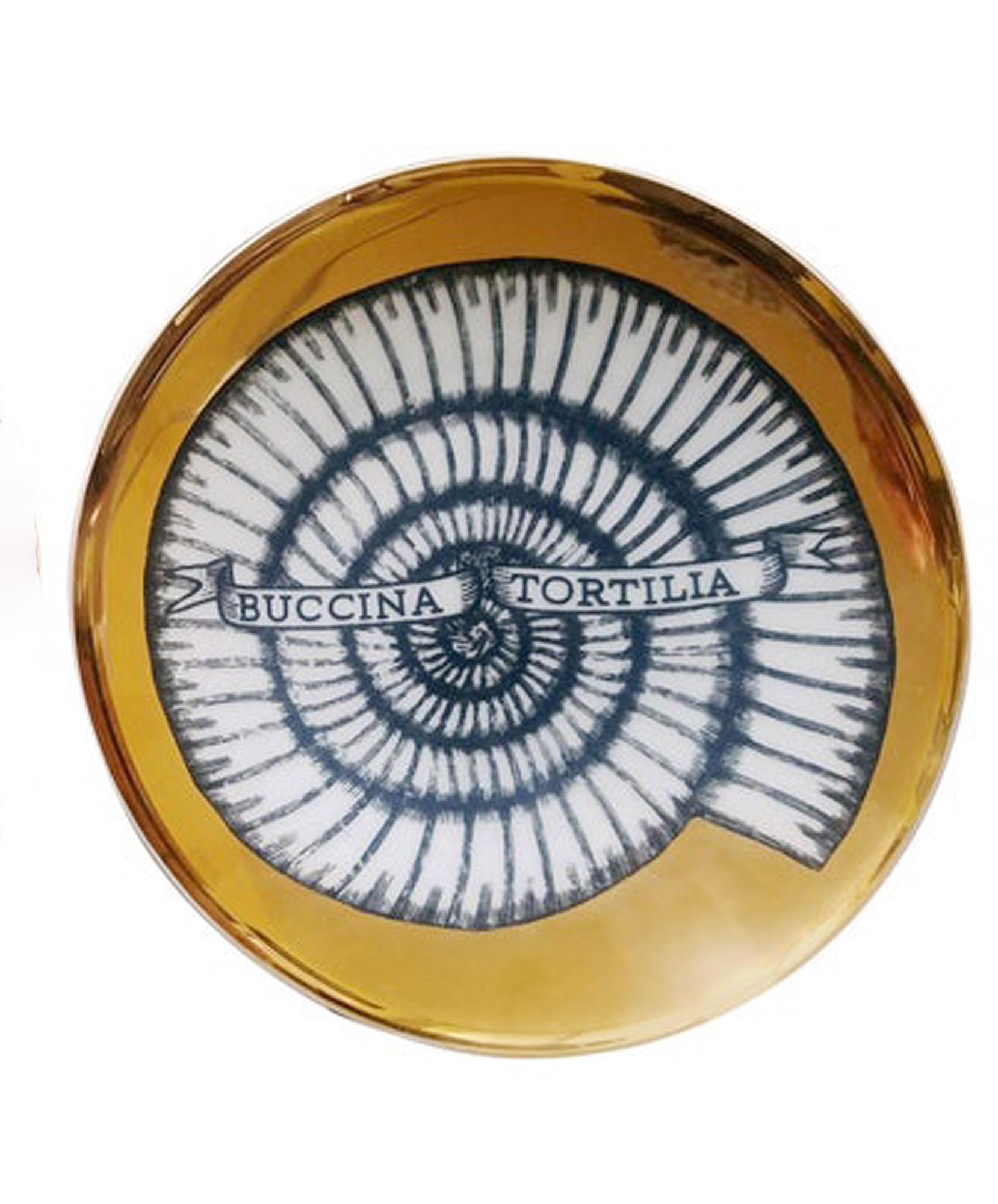Piero Fornasetti Platos de concha de porcelana, motivo Conchyliorum mediados del siglo XX en venta