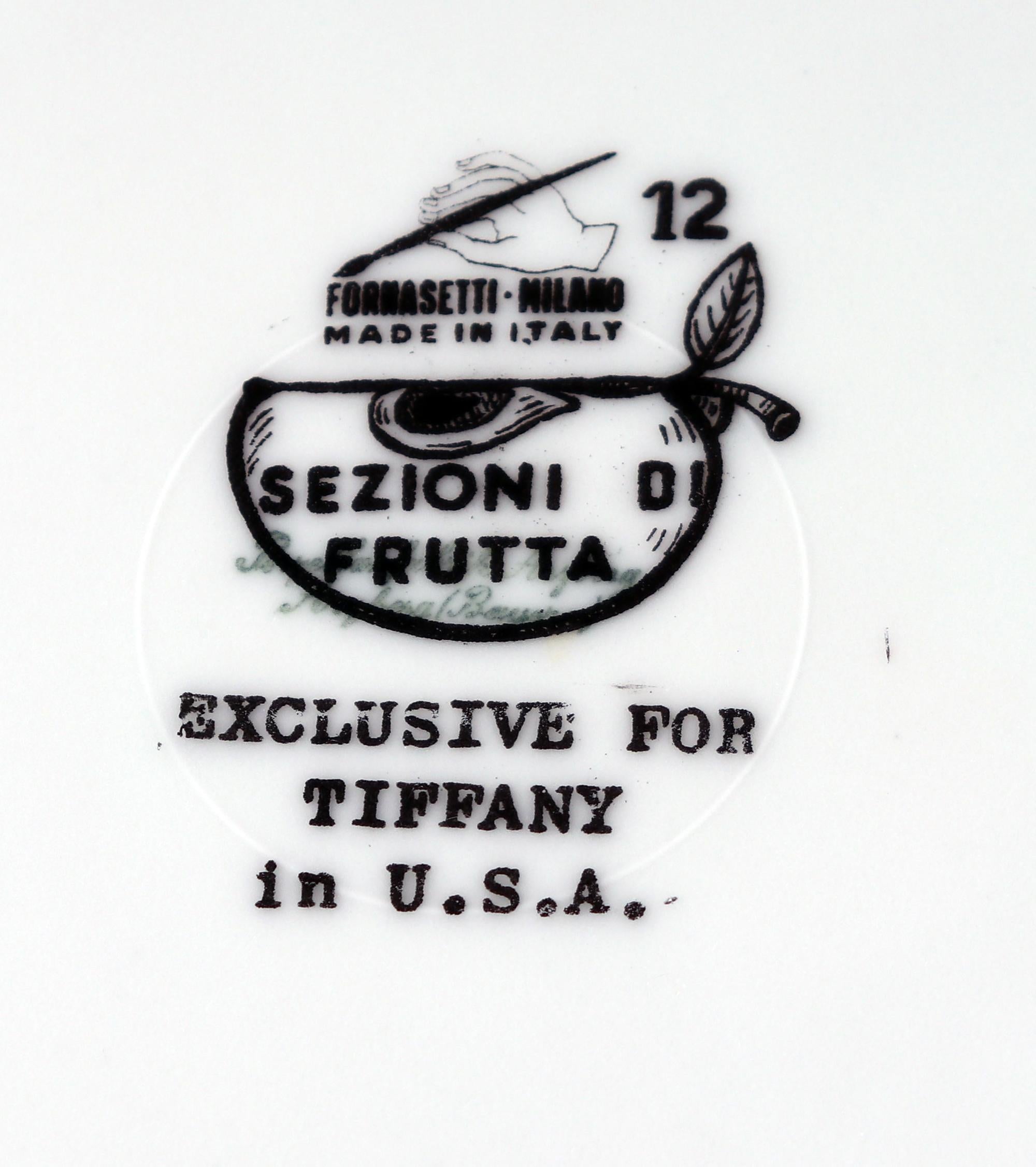 Assiette dsertique en porcelaine Sezioni Di Frutta de Piero Fornasetti, n 12 pour Tiffany Bon état - En vente à Downingtown, PA