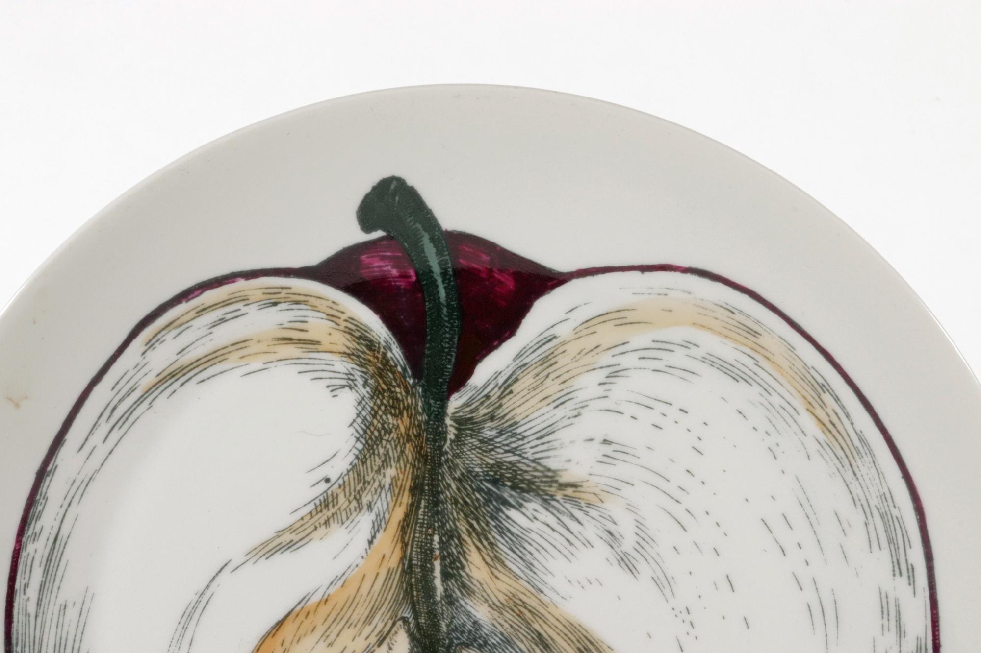 Mid-Century Modern Assiette de table Sezioni Di Frutta en porcelaine de Piero Fornasetti, numéro 6 en vente
