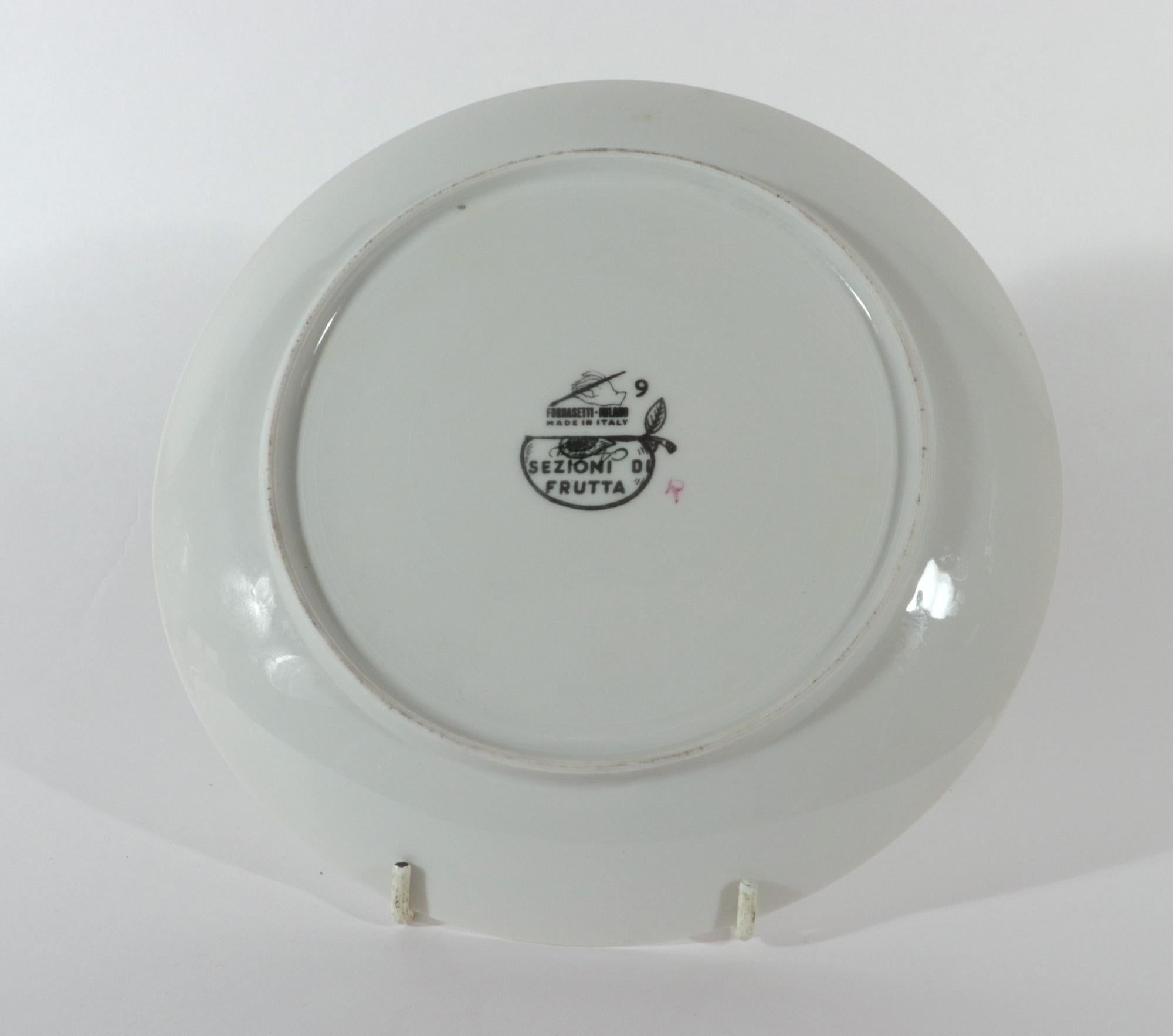 italien Assiette de table Sezioni Di Frutta en porcelaine de Piero Fornasetti, numéro 6 en vente