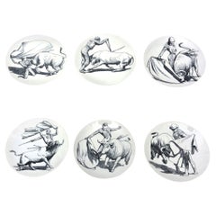 Piero Fornasetti Rare ensemble de six assiettes plates vintage Matador & Bull en porcelaine