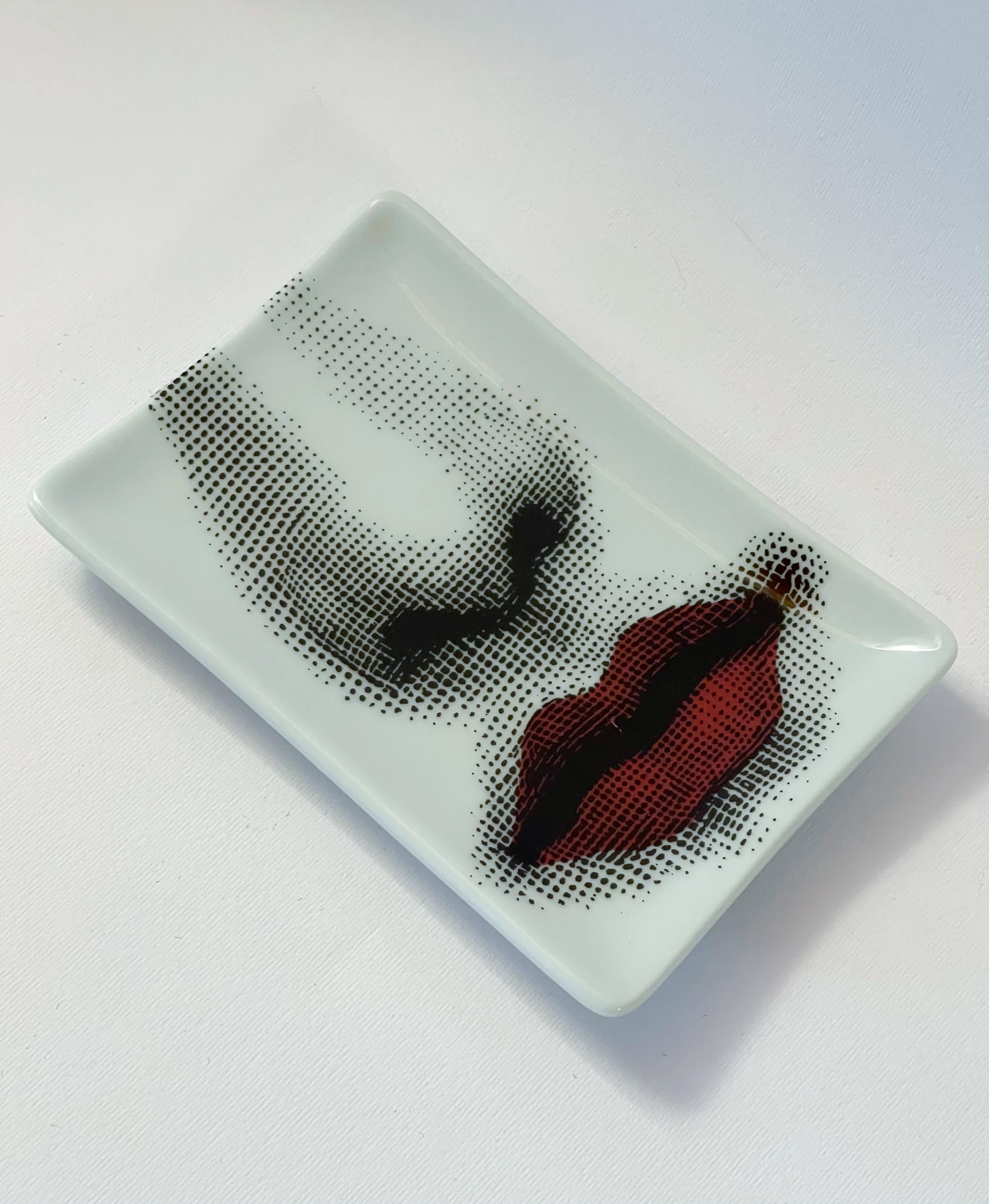 Bandeja rectangular de porcelana Piero Fornasetti Moderno de mediados de siglo