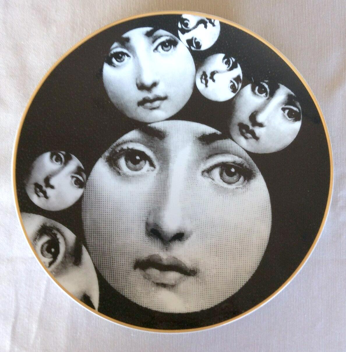 Piero Fornasetti Rosenthal Porcelain Themes & Variations Plate, Motiv 34 In Good Condition For Sale In Downingtown, PA
