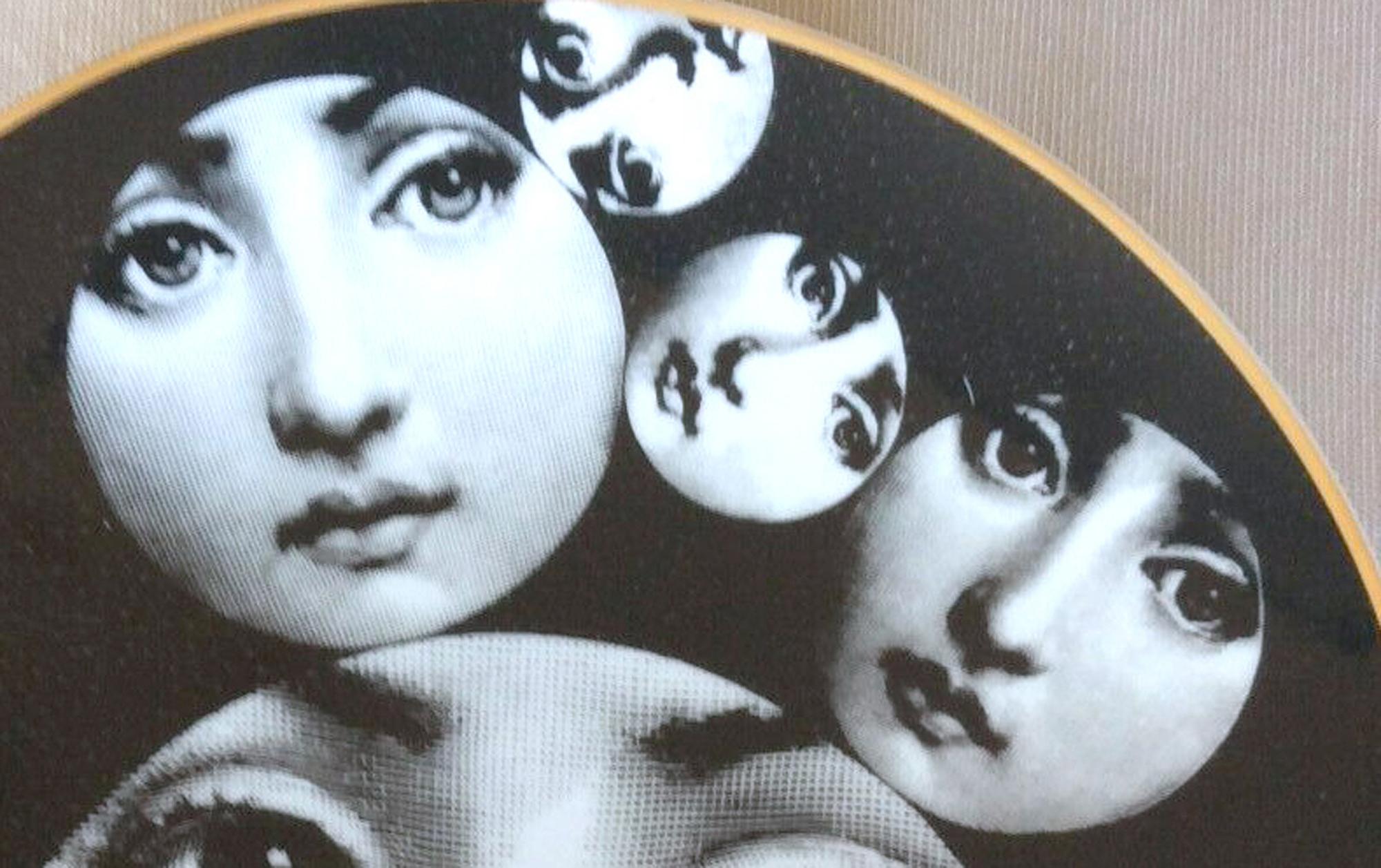 Late 20th Century Piero Fornasetti Rosenthal Porcelain Themes & Variations Plate, Motiv 34 For Sale