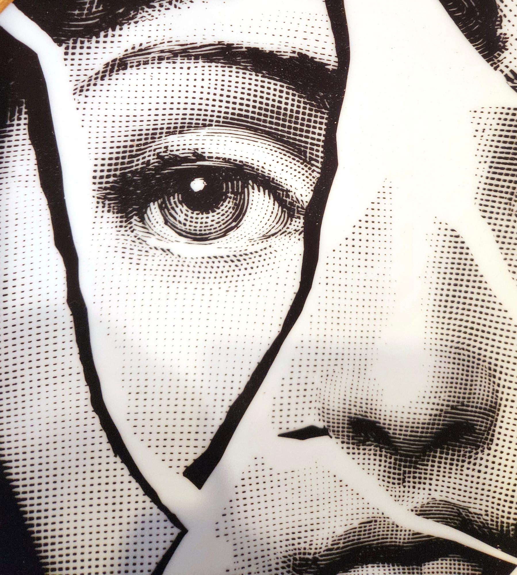 Piero Fornasetti Rosenthal Porzellan Surreal Themes and Variations Teller (Moderne der Mitte des Jahrhunderts) im Angebot