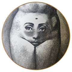 Assiette en porcelaine Piero Fornasetti Rosenthal thèmes et variations, Motiv 19   Baubo