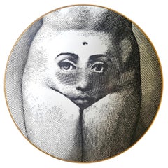 Assiette en porcelaine Piero Fornasetti Rosenthal thèmes et variations, Motiv 19   Baubo