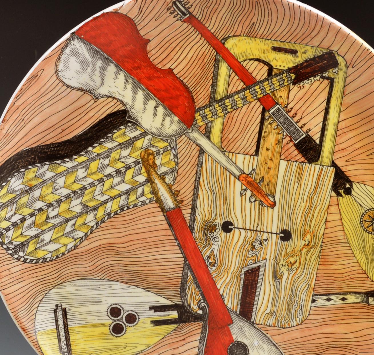 Ensemble de six assiettes Strumenti Musicali de Piero Fornasetti, années 1950-1960 en vente 3