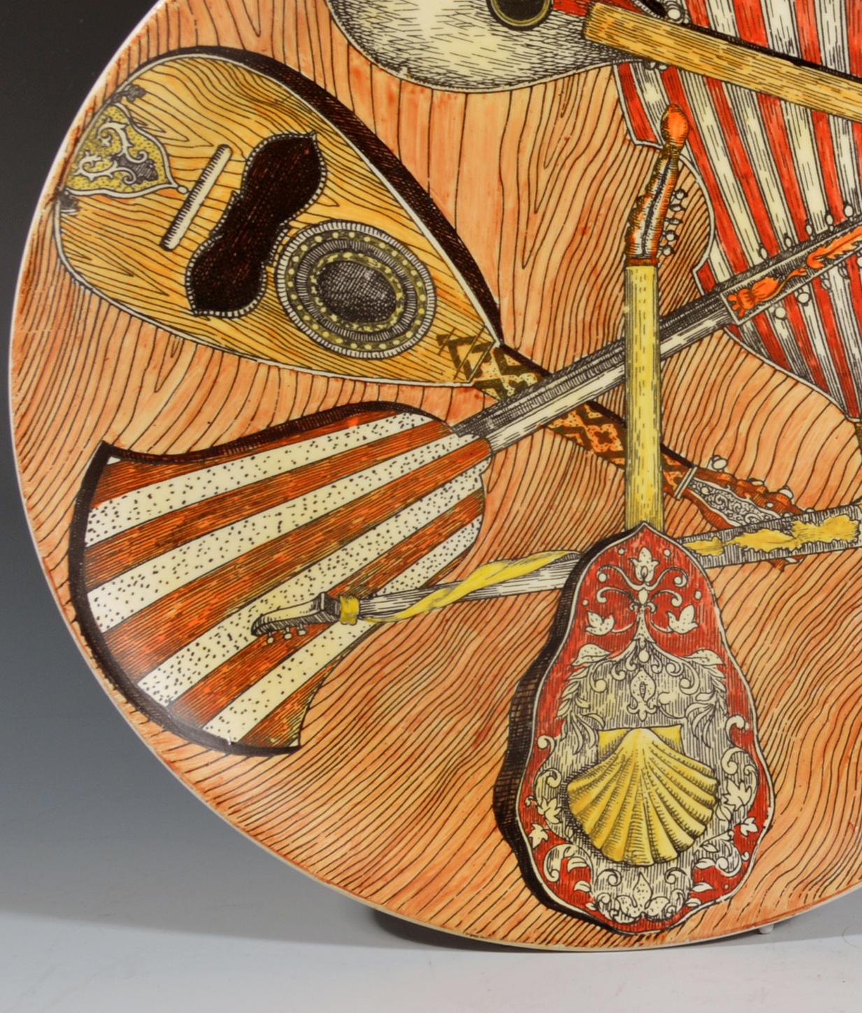 Ensemble de six assiettes Strumenti Musicali de Piero Fornasetti, années 1950-1960 en vente 2