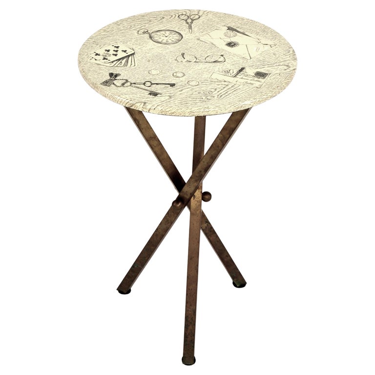 Piero Fornasetti Side Table, Lacquered Wood and Brass, 1960s For Sale 1