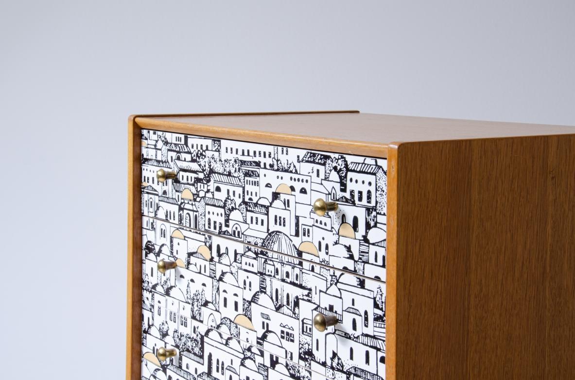 Piero Fornasetti, Small Cabinet with Front Decorated Drawers In Excellent Condition For Sale In Milano, IT