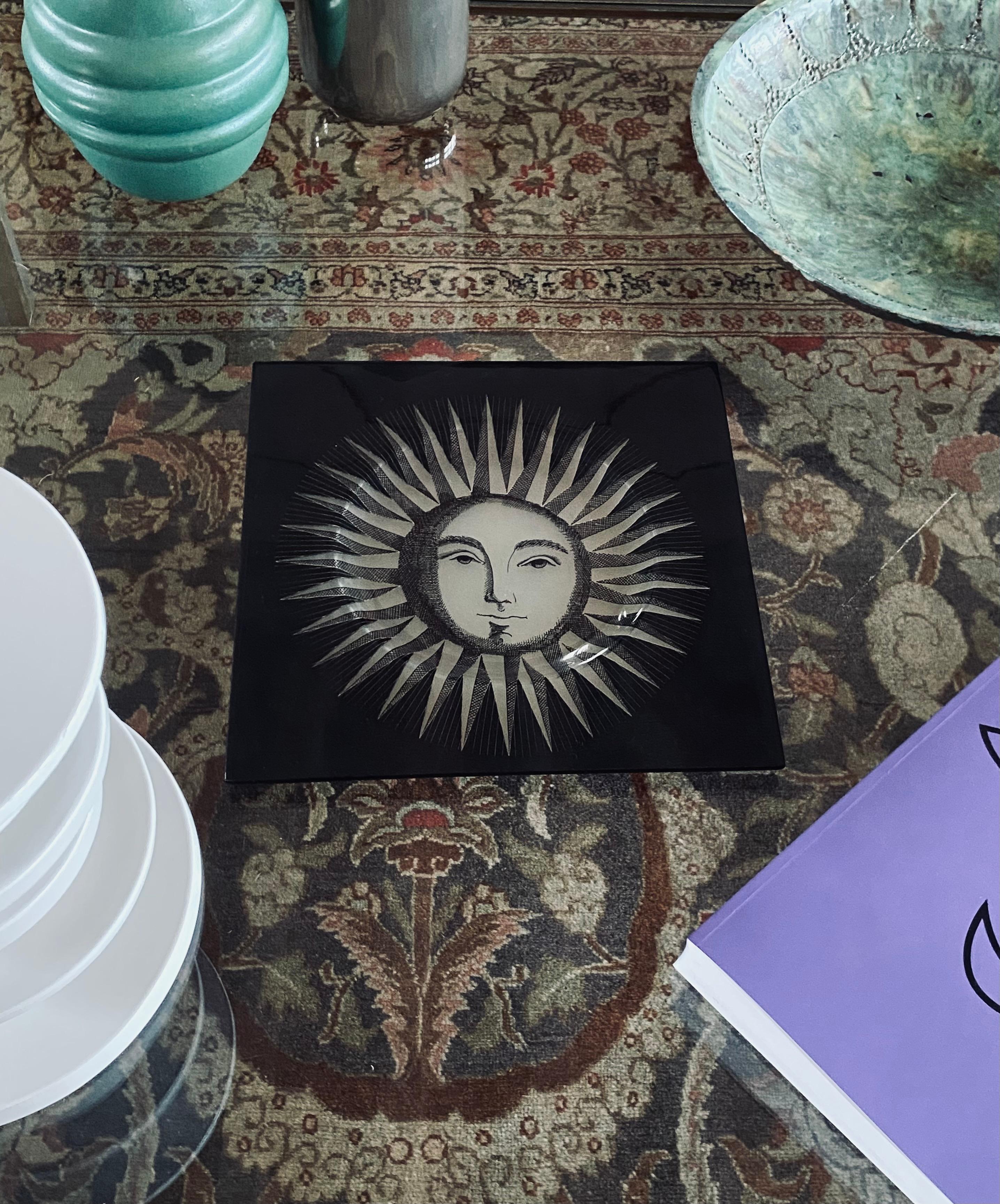 Piero Fornasetti, Sole vide poche, Compagnia del Tabacco Italy 1980s in vendita 1
