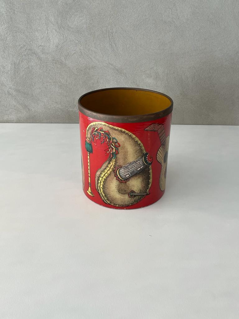 Piero Fornasetti Strumenti Red Wastepaper Basket Brass Frame Masonite Italy 1955 In Good Condition In Catania, IT