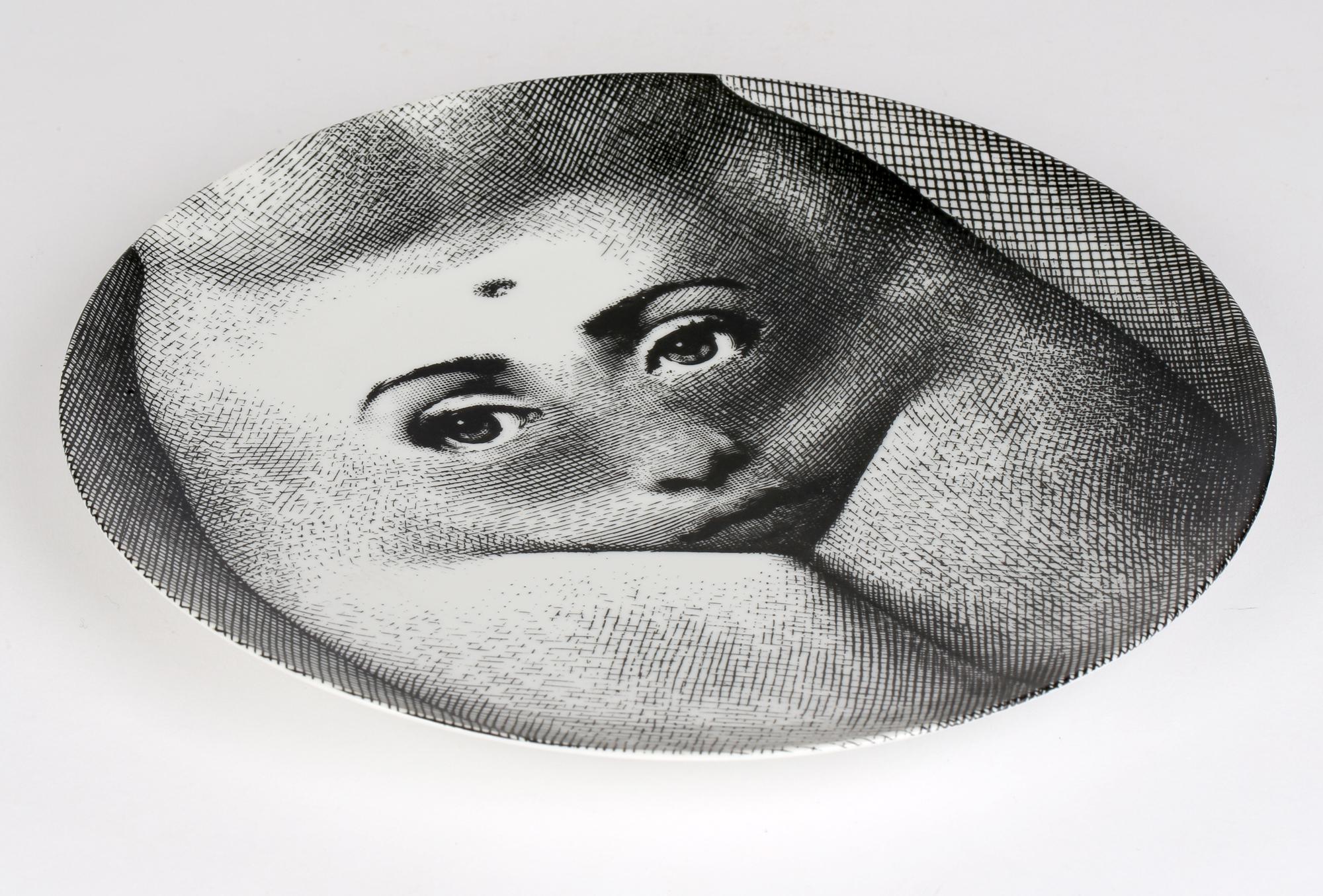 Mid-20th Century Piero Fornasetti Tema E Variazioni Lina Cavalieri Torso Porcelain Plate For Sale