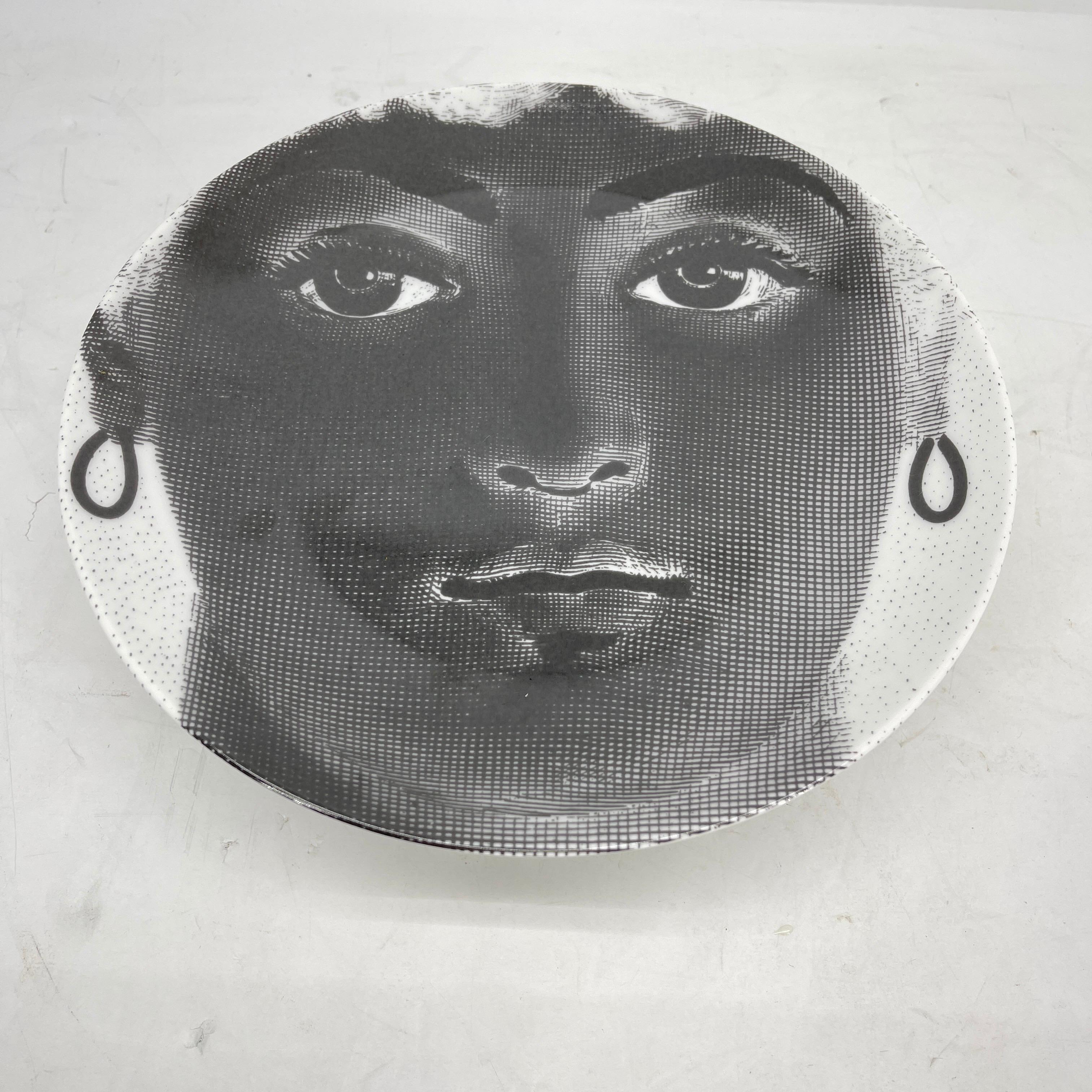 Piero Fornasetti Tema e Variazioni Porcelain Black and White Large Dish Charger For Sale 2