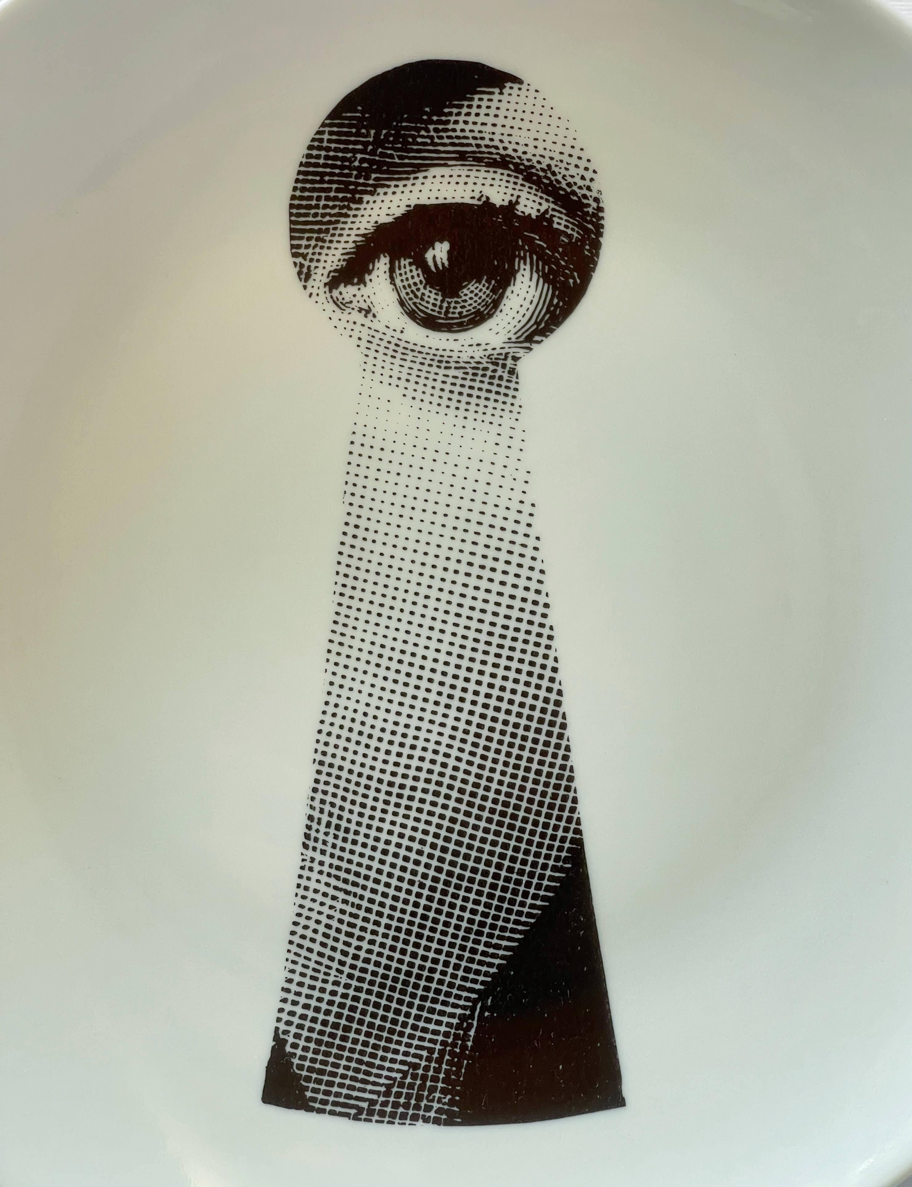 FORNASETTI Tema E Variazioni Porzellanteller #14, FORNASETTI im Zustand „Gut“ im Angebot in Los Angeles, CA