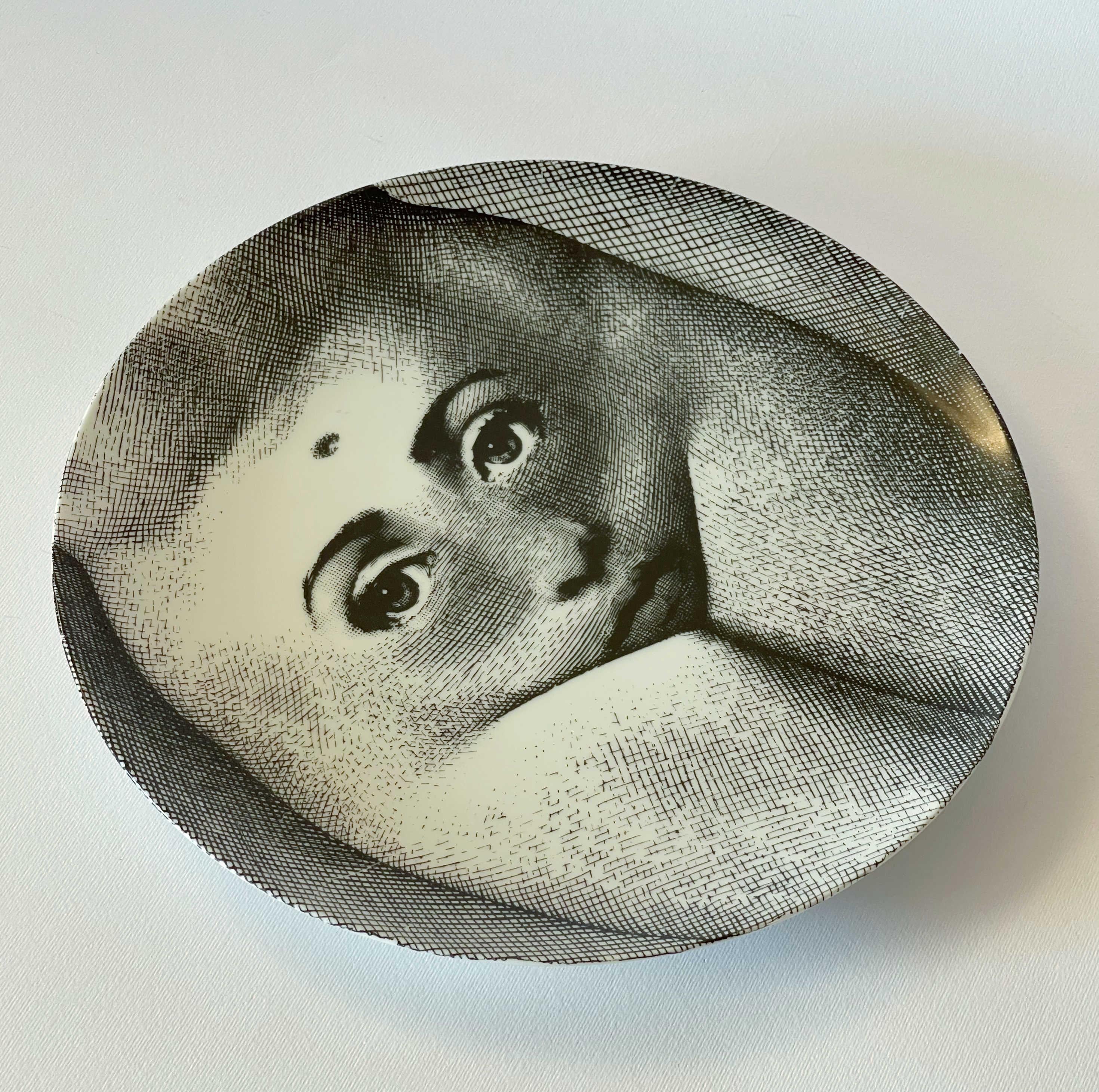 FORNASETTI Tema E Variazioni Plato de porcelana nº 281 Moderno de mediados de siglo en venta