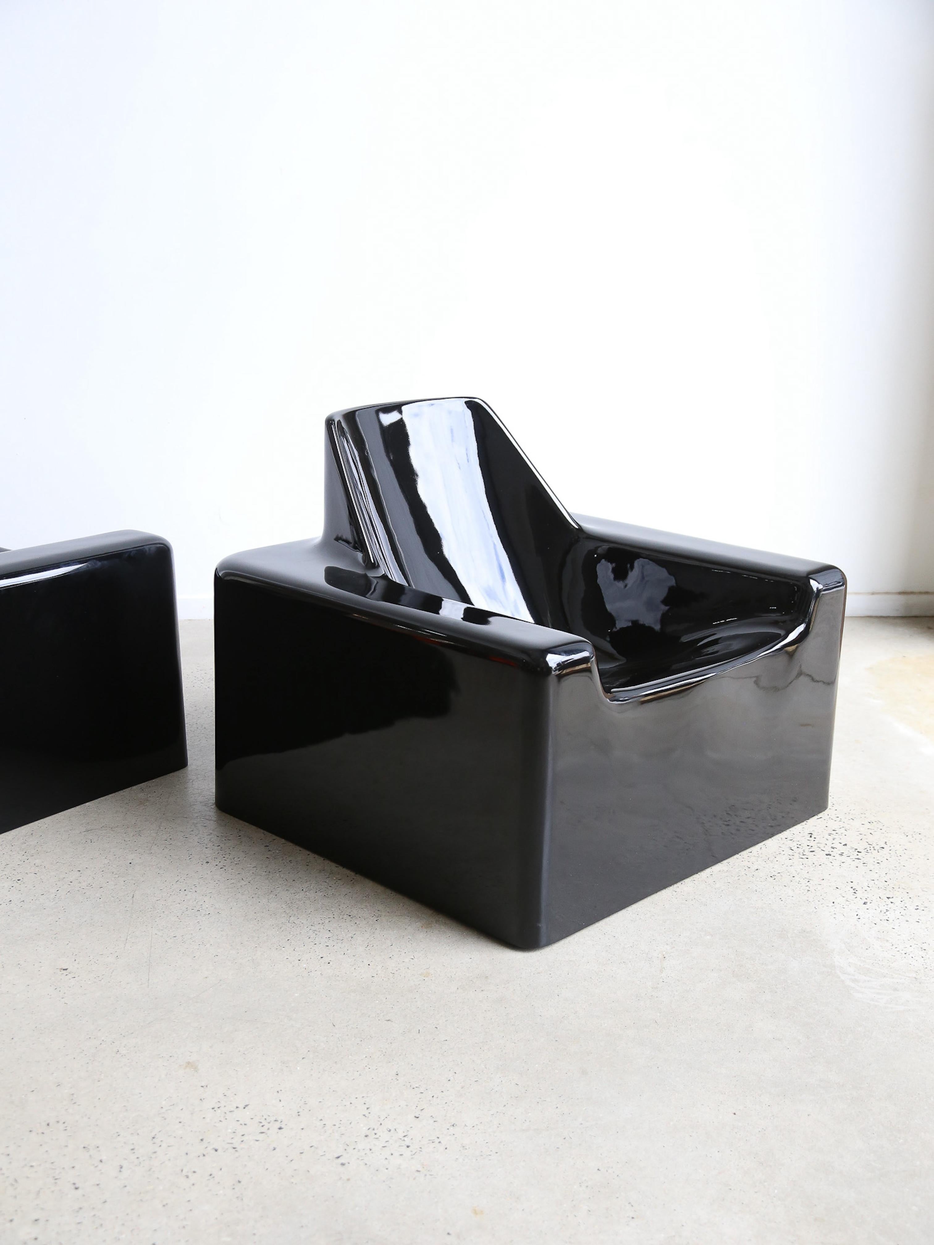 Piero Gatti & Franco Teodoro Set di due poltrone in fibra di vetro color nero In condizioni buone in vendita a Byron Bay, NSW