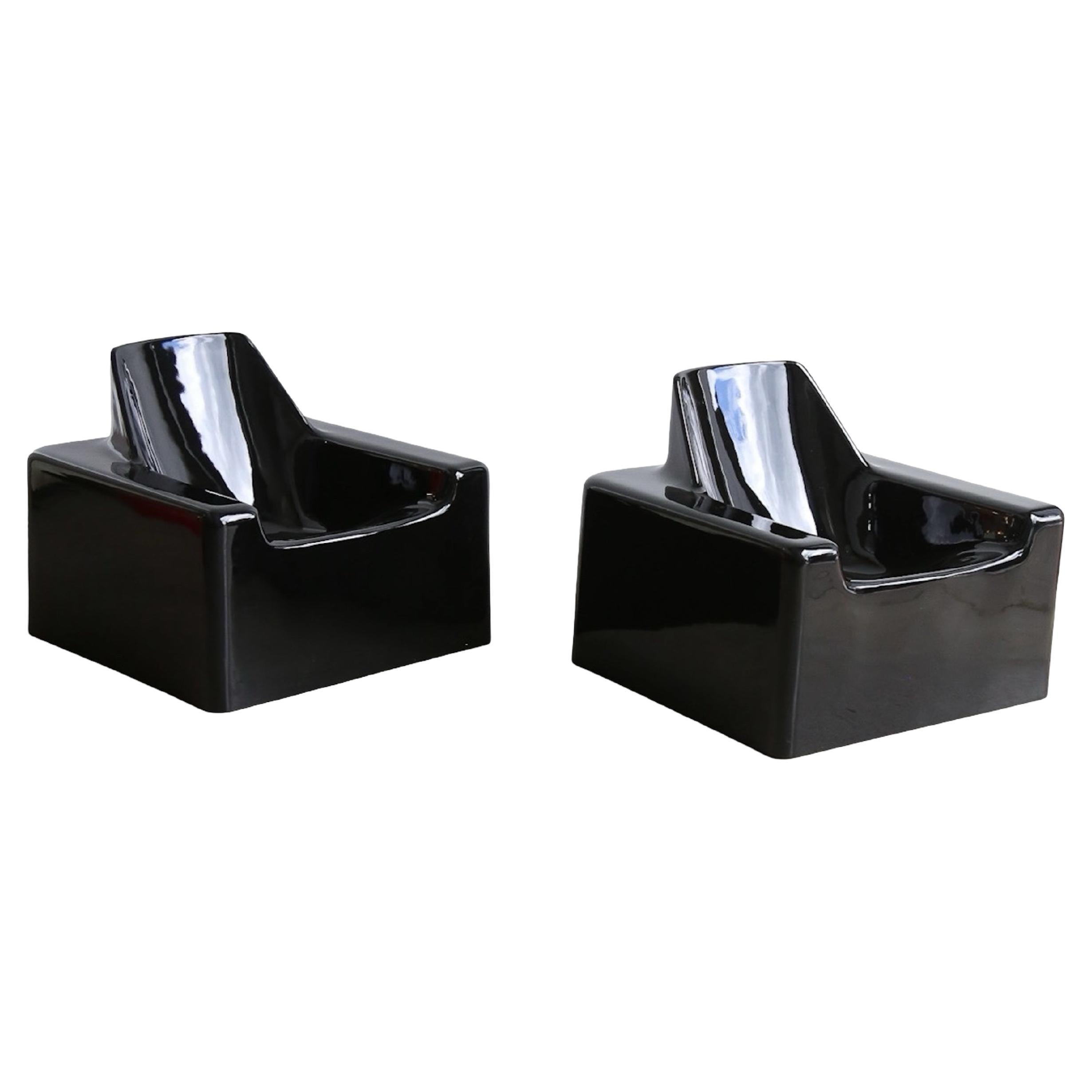Piero Gatti & Franco Teodoro Ensemble de deux fauteuils en fibre de verre noir