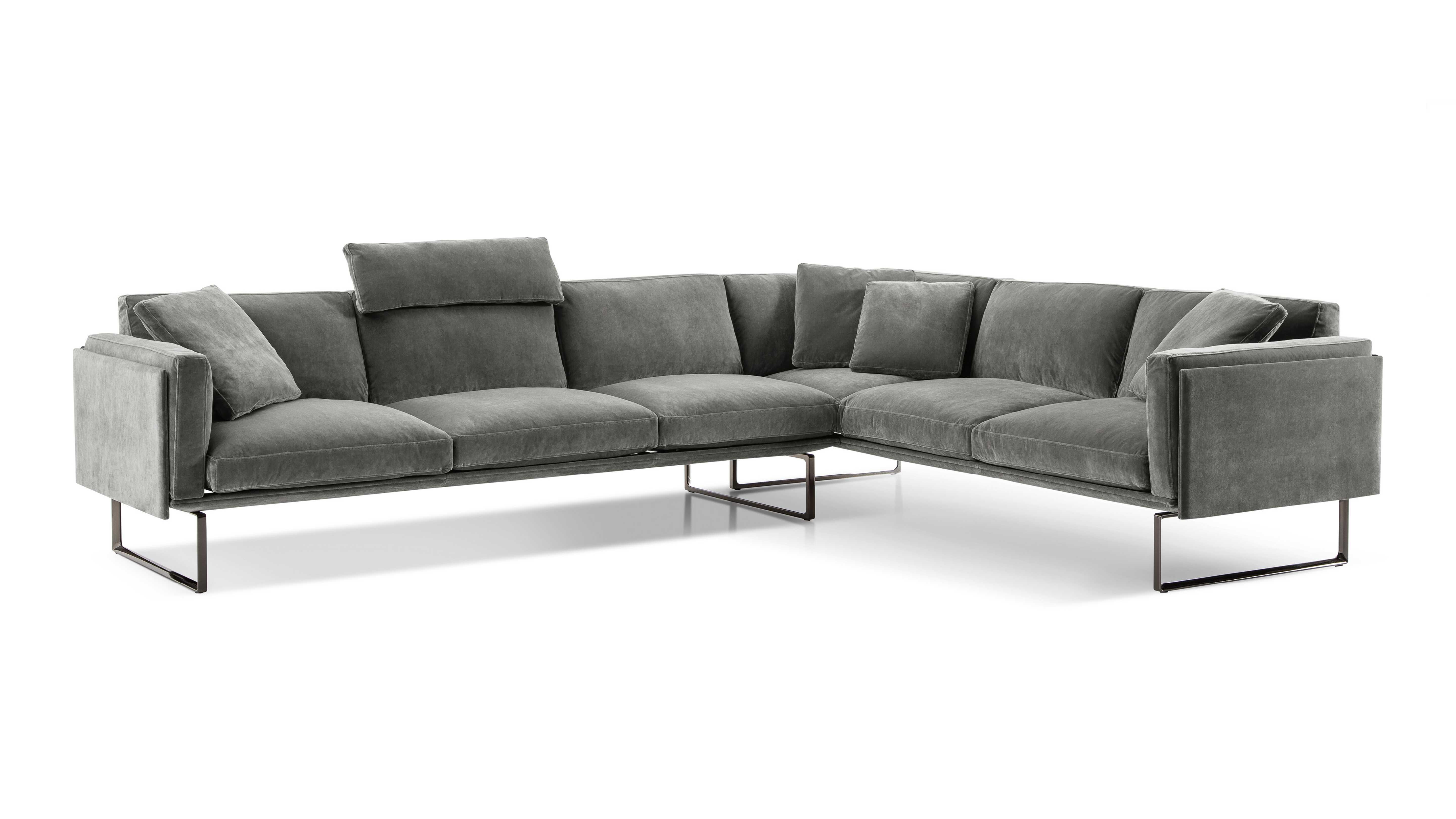 Piero Lissoni 8 Modular Sofa and For Cassina

Refined minimalist shapes characterize the timeless elegance of this modular sofa that combines masterful construction and fine tailoring in every aspect.

The extruded aluminium base allows the pieces