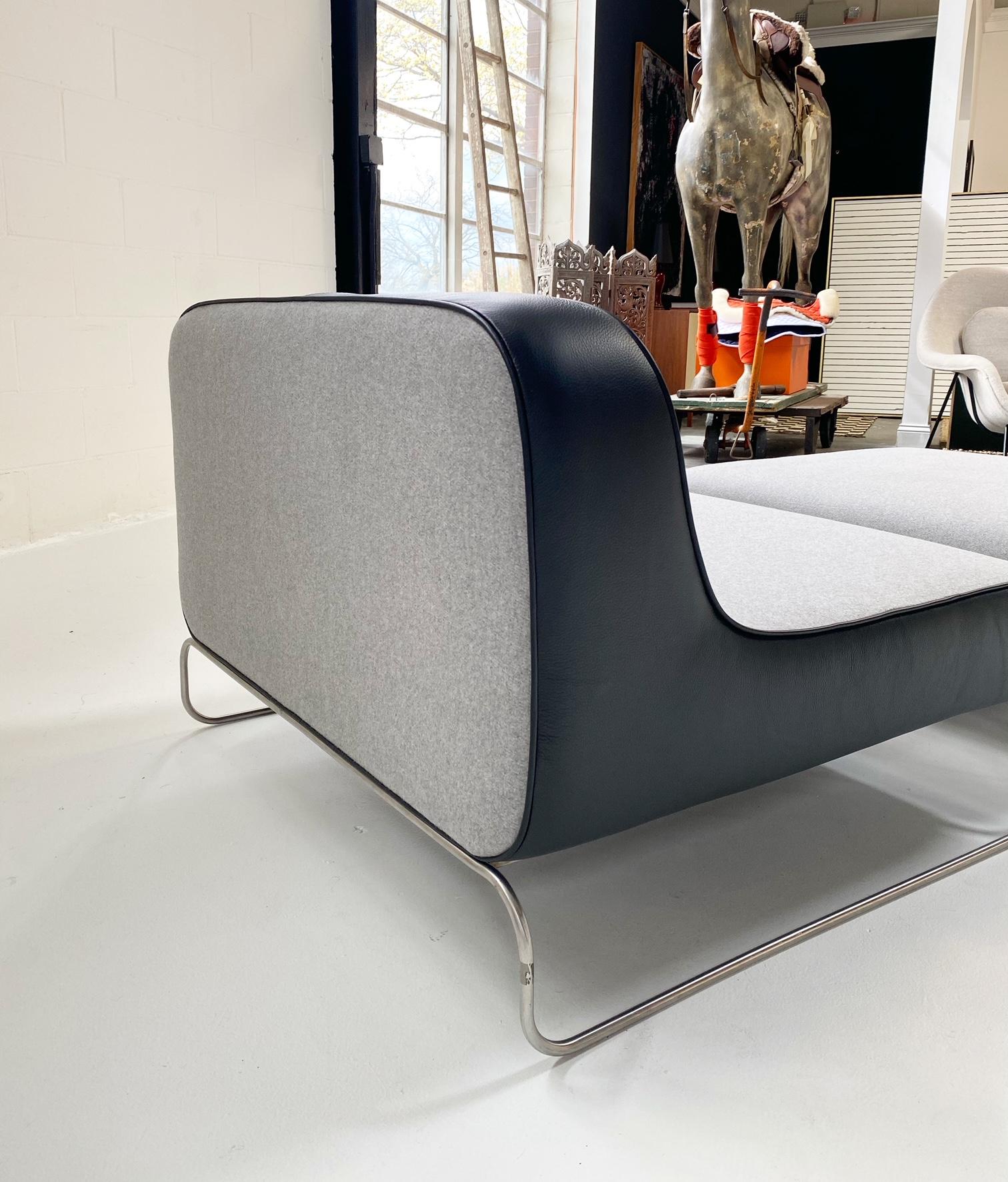 Sillón y otomana Piero Lissoni de cachemira y piel de Loro Piana Cuero en venta