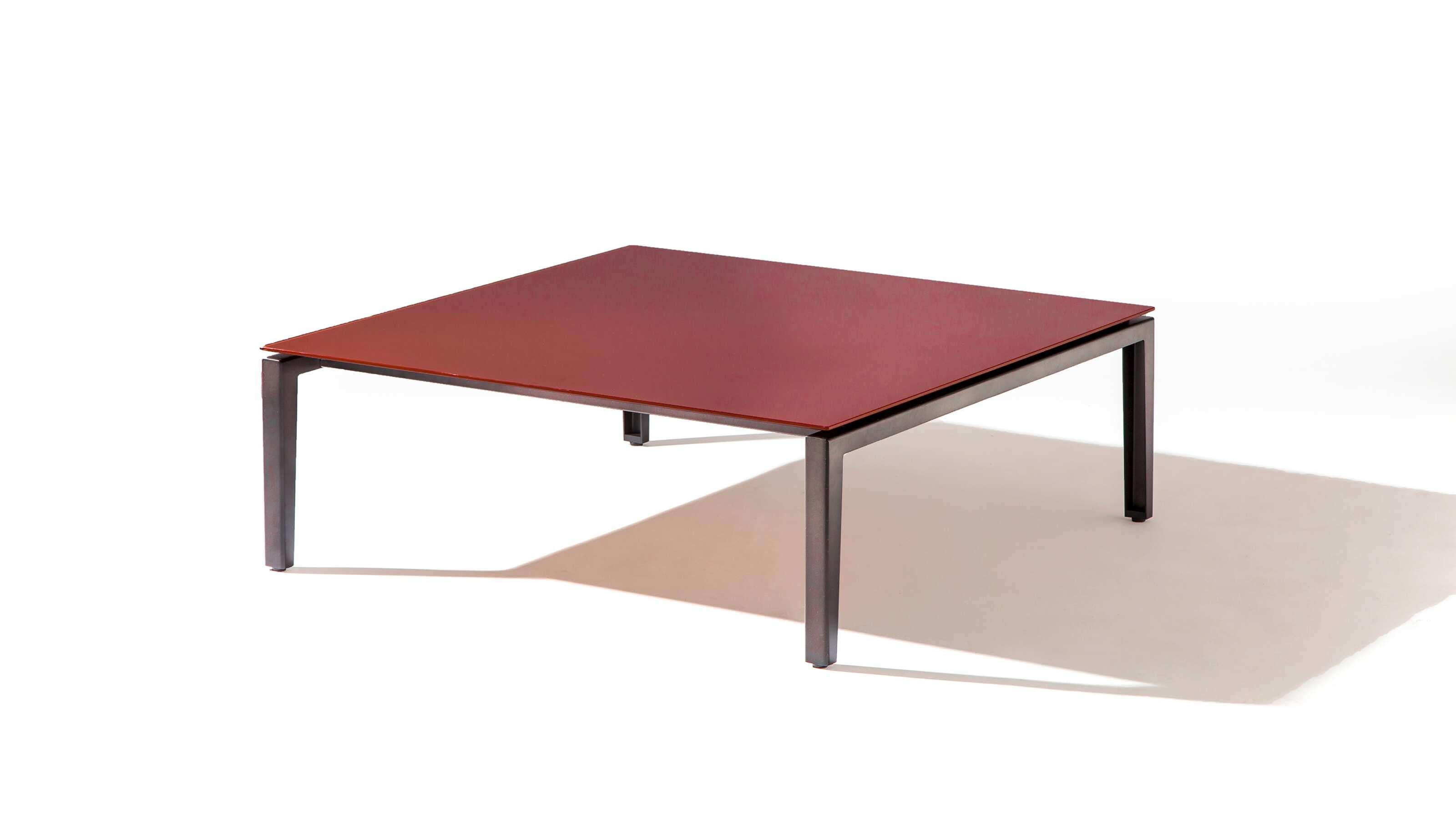 Piero Lissoni Scighera Table For Cassina 

A line of low tables, in square, oval and rectangular shapes, of different sizes and heights.

Base in metal painted matte anthracite. Tops in white Carrara marble, black Marquina marble, or in