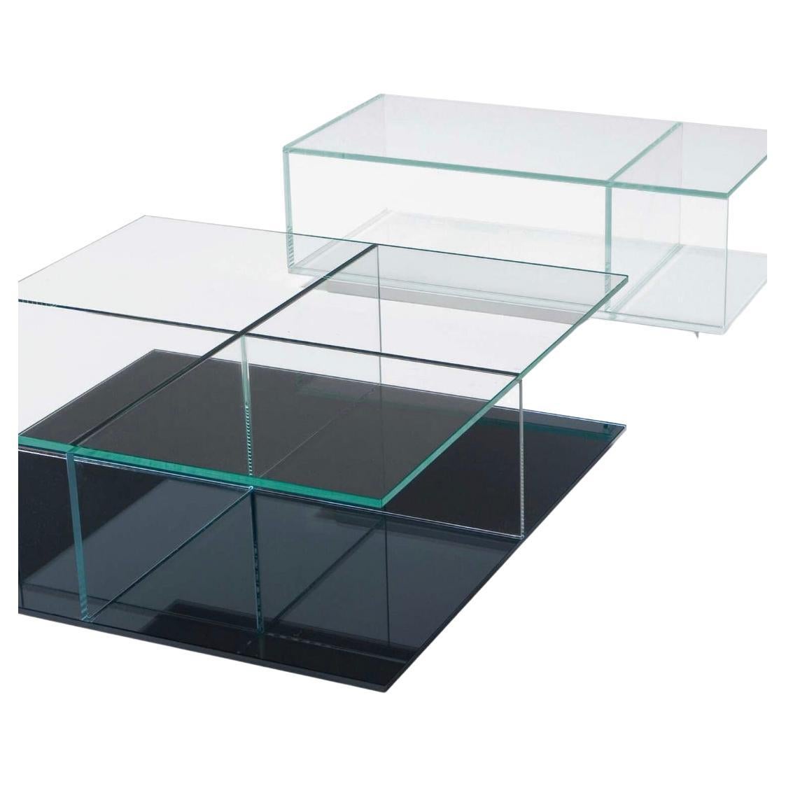 Piero Lissoni Set aus zwei niedrigen Mex-Tischen für Cassina

Eine Familie von niedrigen Tischen, ideal für das Wohnzimmer, entworfen von Piero Lissoni.

Die Modelle Mex zeichnen sich durch eine kühne stilistische Identität aus. Sie vereinen klare