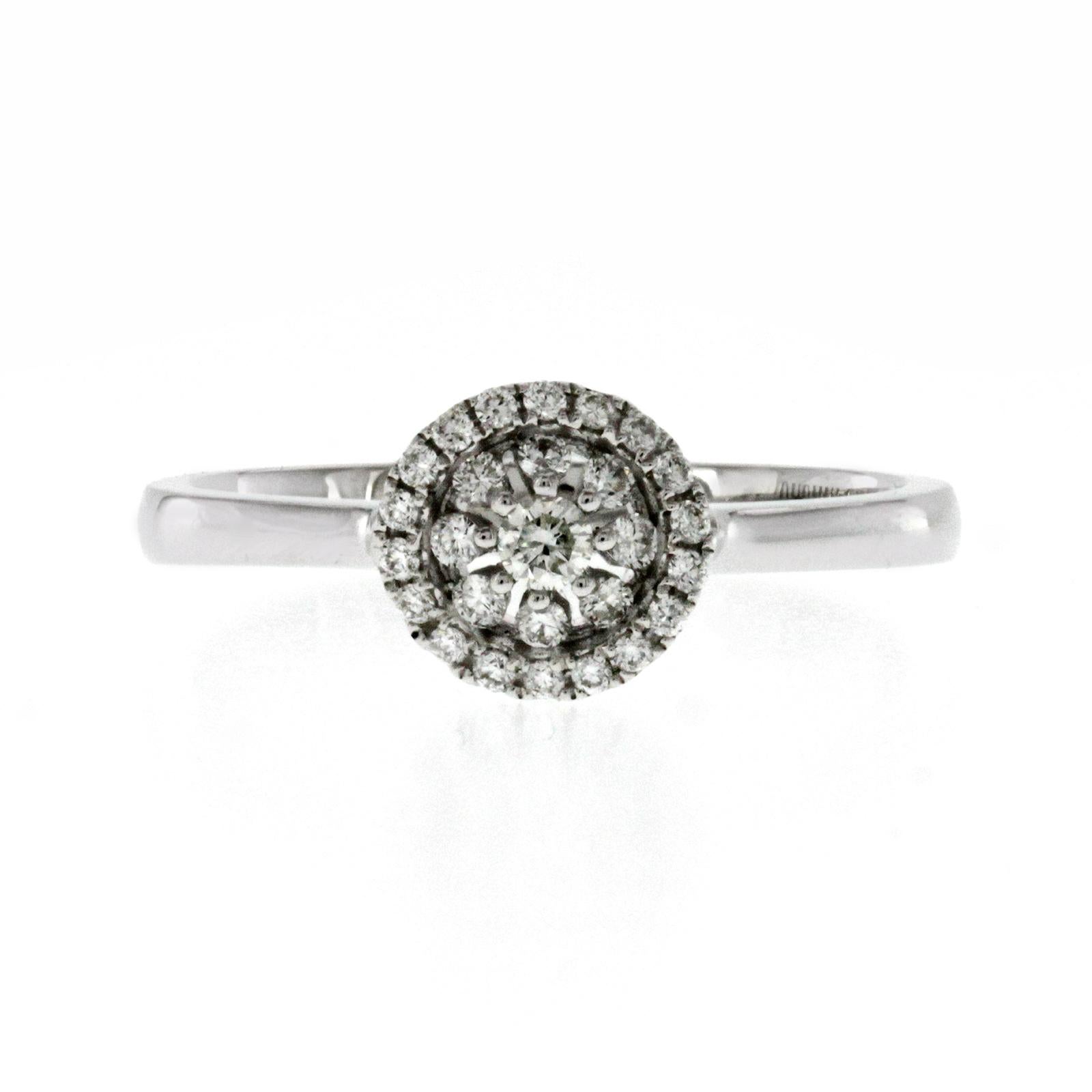 100% authentique, 100% satisfaction du client

Haut : 7 mm

Largeur de la bande : 1,7 mm

Métal : Or blanc 18K

Taille : 6.5

Poinçons : PIERO MILANO 750

Poids total : 2,8 grammes

La pierre :  0.21 CT Diamants G VS- SI

Condition : Neuf avec
