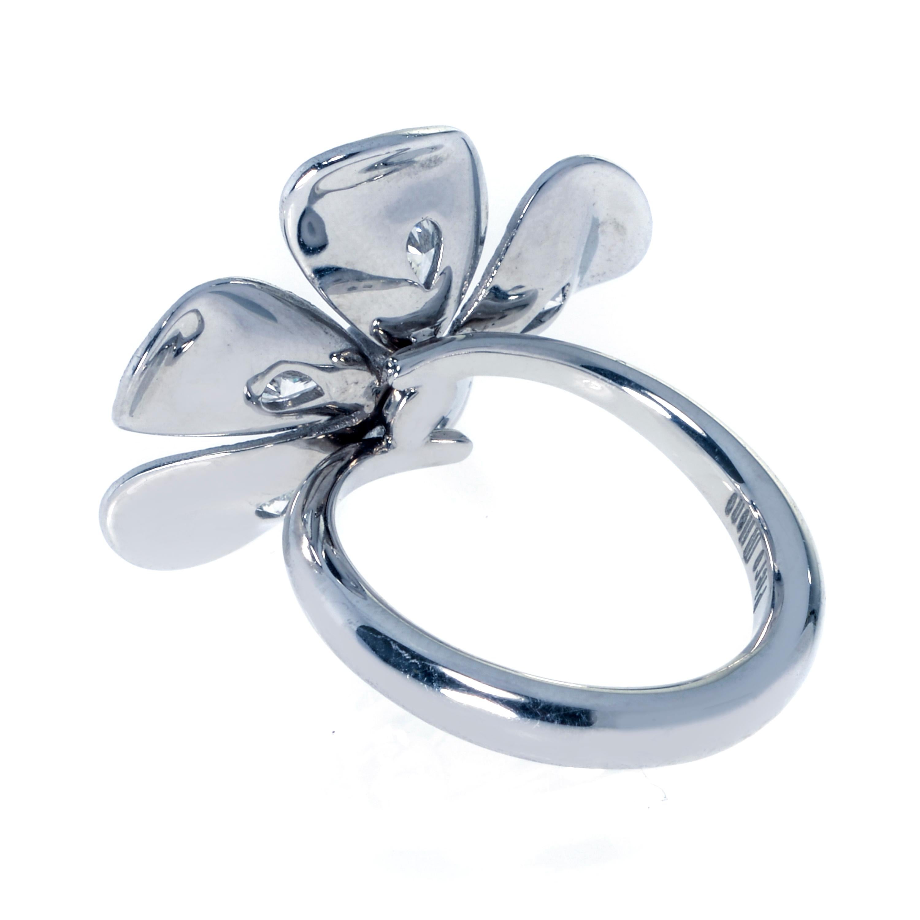 Contemporary Piero Milano 18K White Gold Diamond Ring Sz 6.5 For Sale