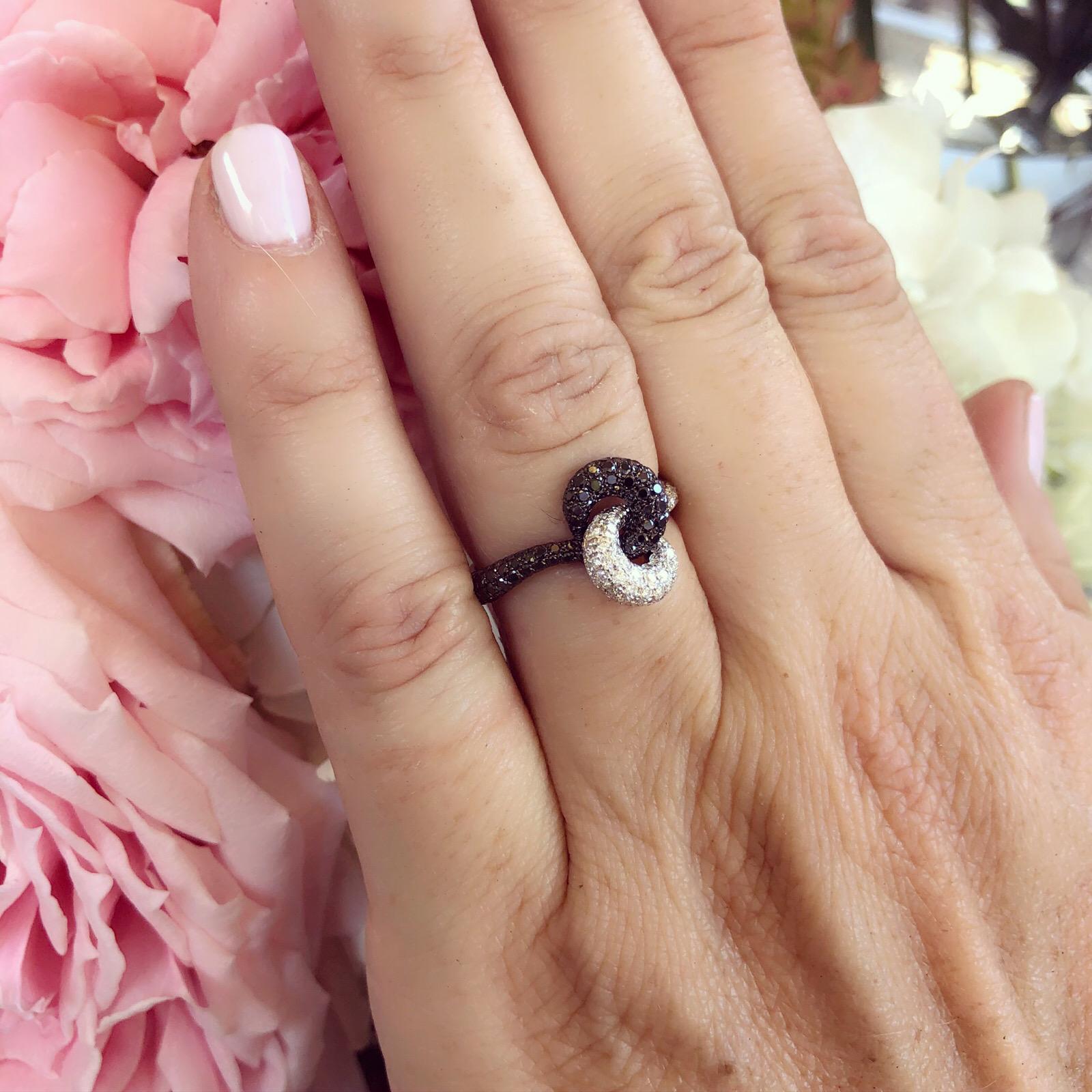 Women's Piero Milano Black and White Diamond Knot Ring For Sale