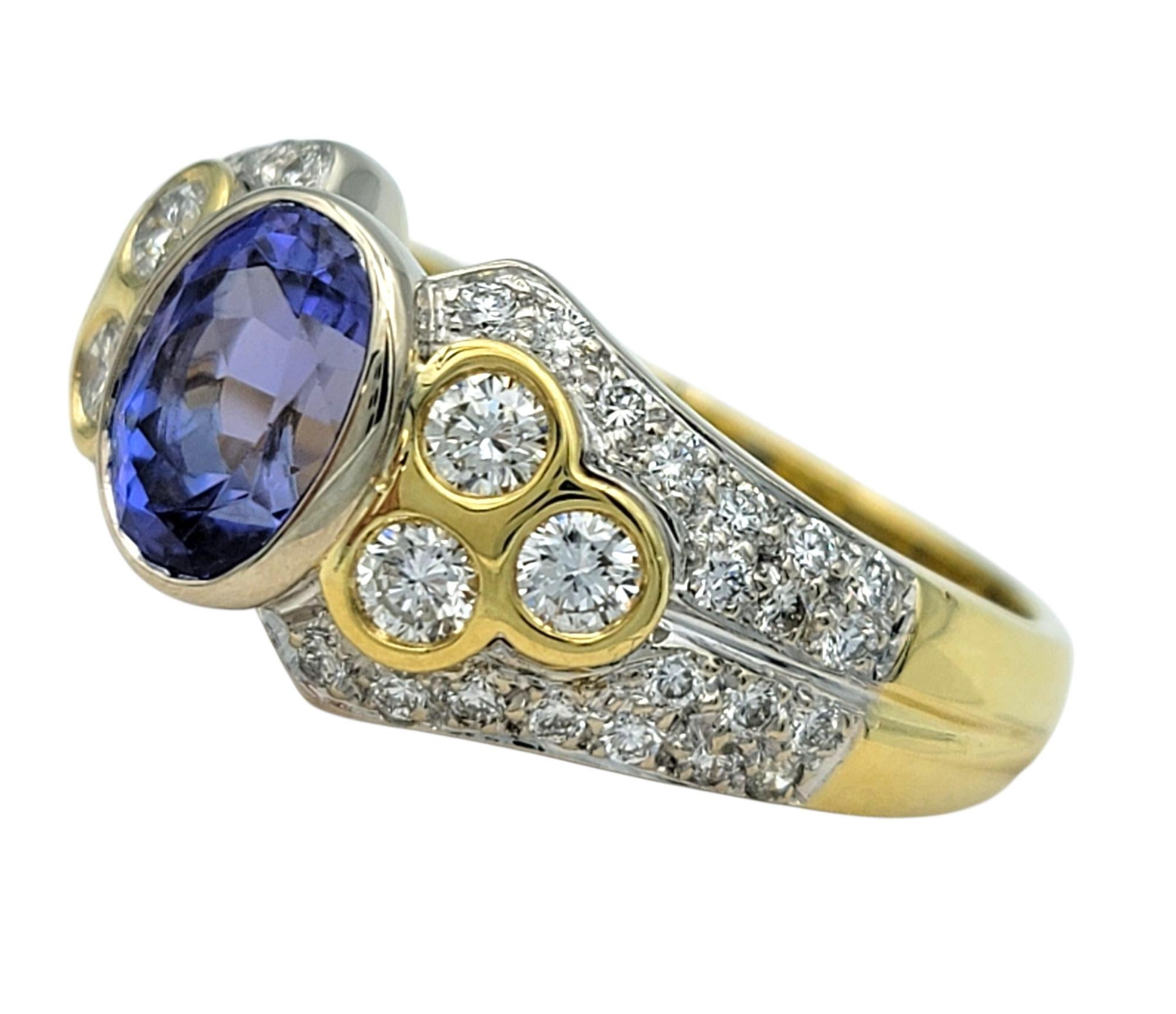 Piero Milano Oval Cut Tanzanite & Diamond Cocktail Ring in 18 Karat Yellow Gold Contemporáneo en venta