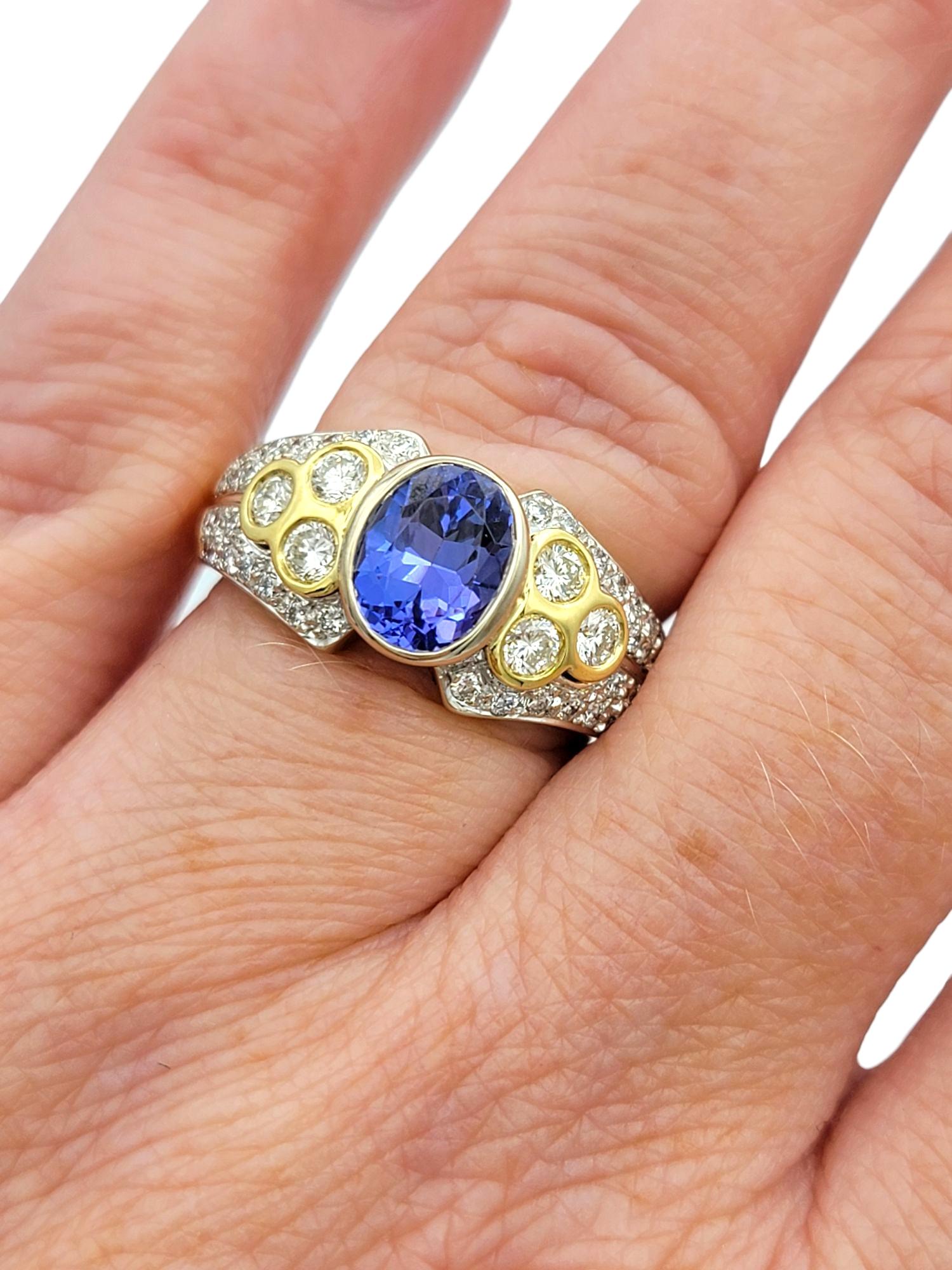 Piero Milano Oval Cut Tanzanite & Diamond Cocktail Ring in 18 Karat Yellow Gold en venta 2