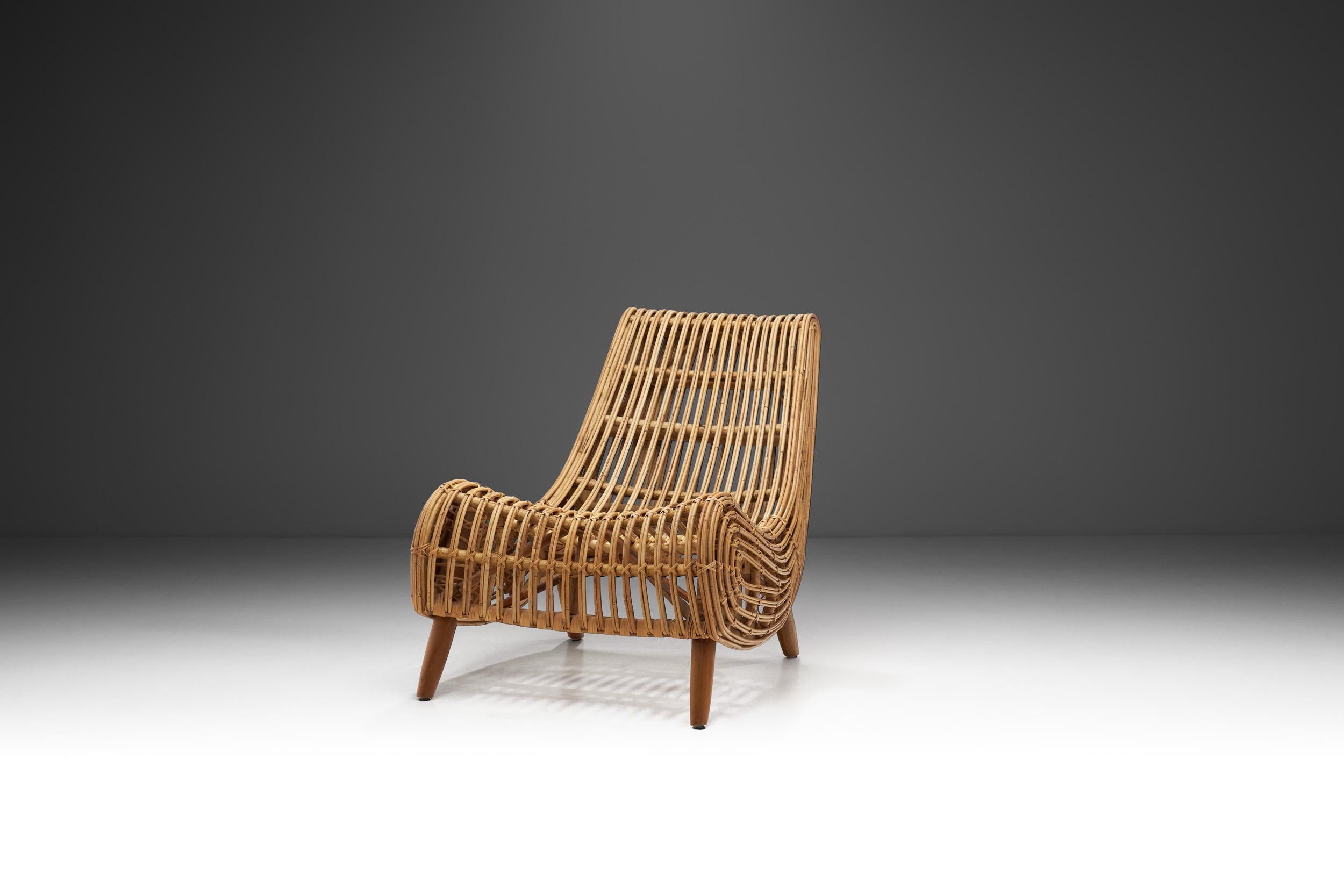 If there’s one interior trend lasting over decades, it’s rattan furniture. While it has been a popular choice for outdoor furniture over the years, rattan chairs found their way indoors. As this exceptionally rare Piero Palange and Werther Toffoloni