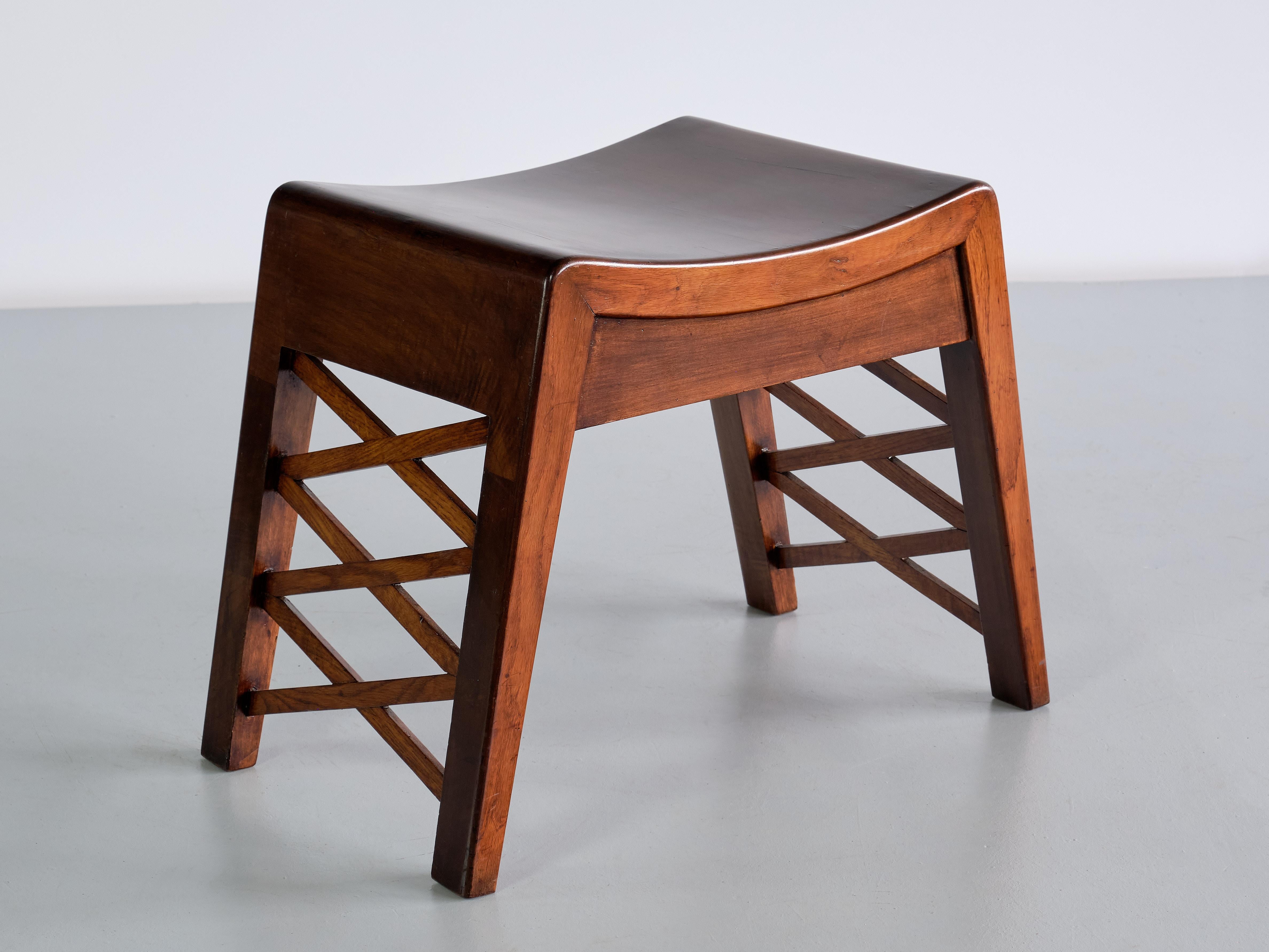 Piero Portaluppi Attributed Pair of Stools in Chestnut Wood, Italy, Late 1930s For Sale 4