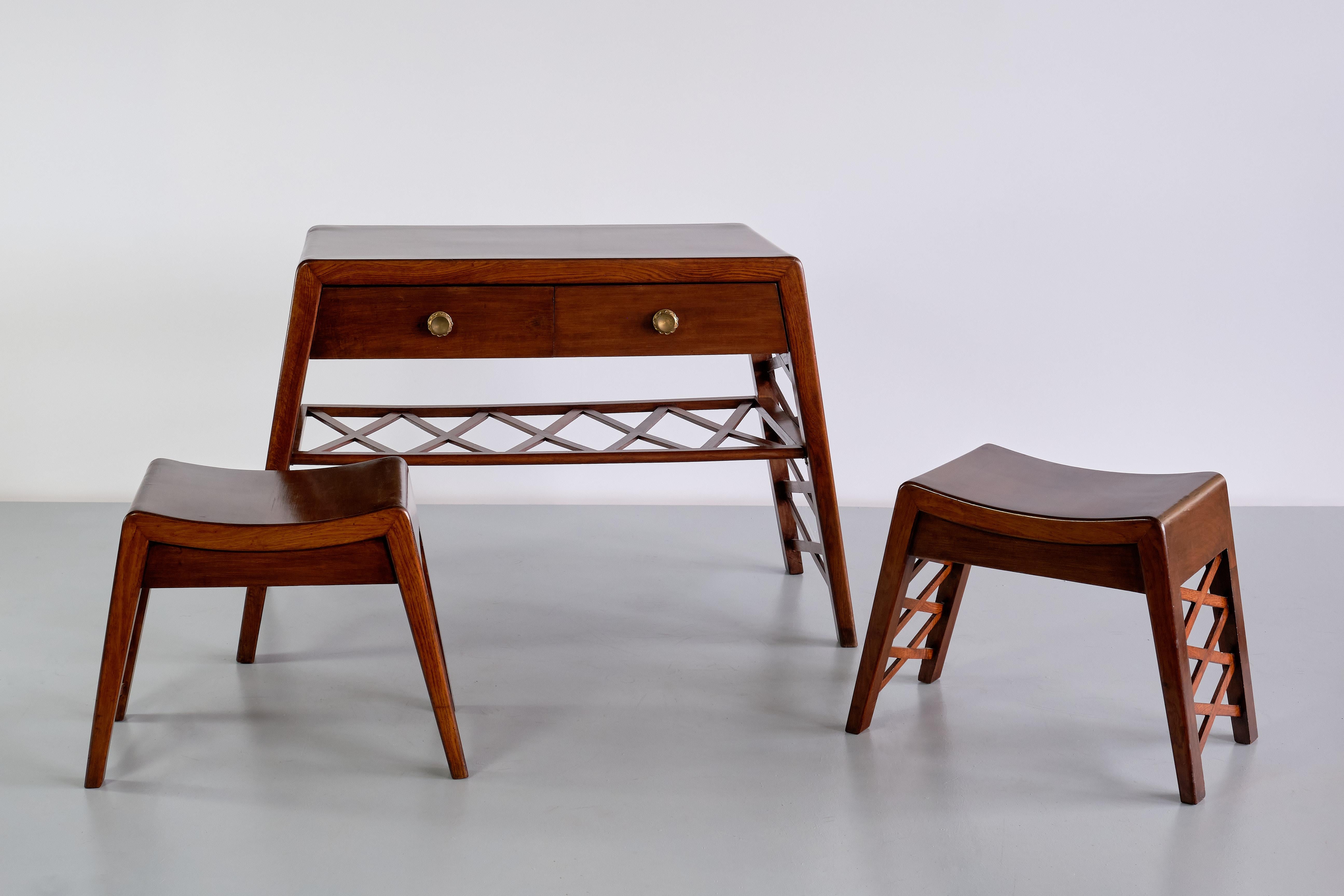 Piero Portaluppi Attributed Pair of Stools in Chestnut Wood, Italy, Late 1930s For Sale 8
