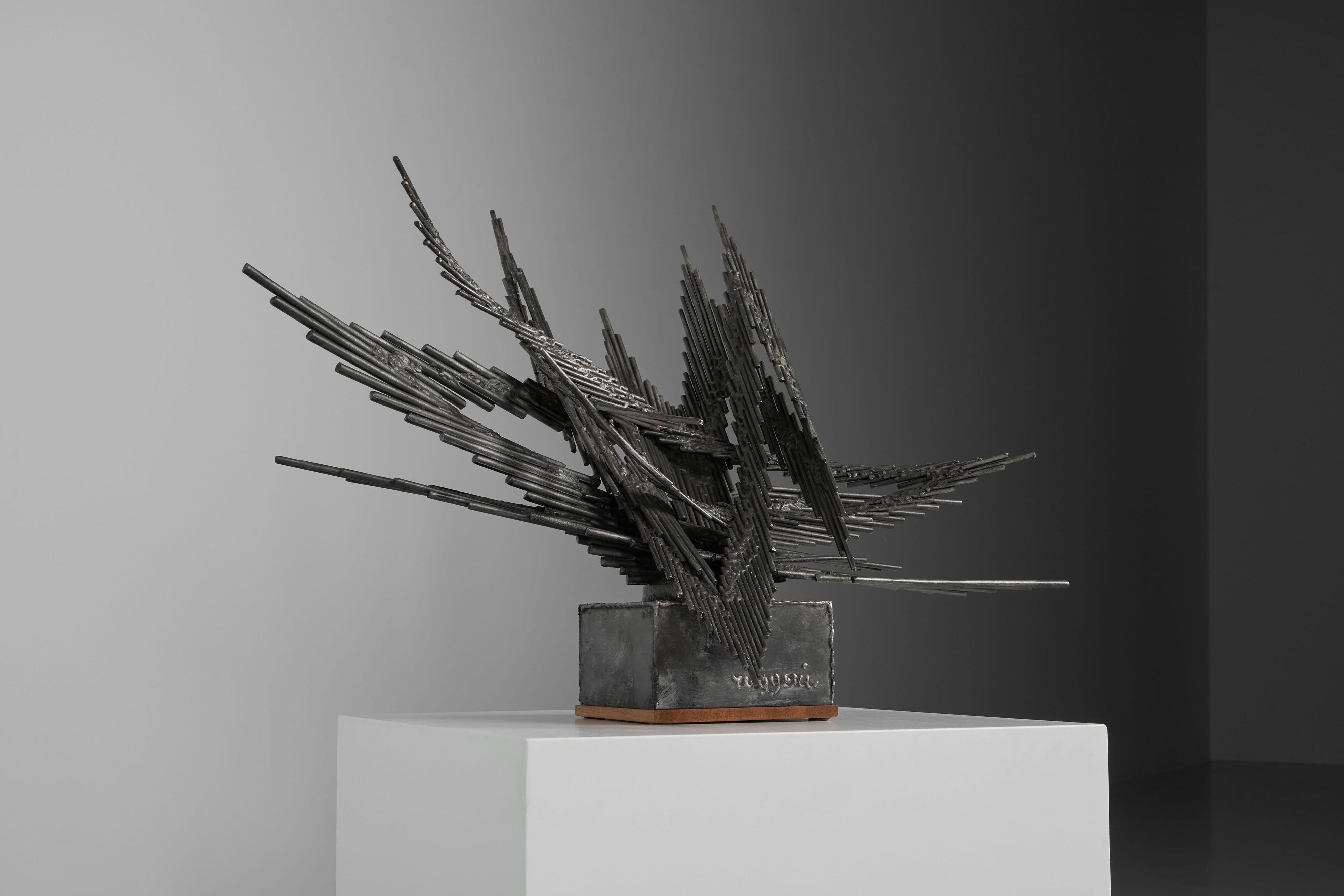 Piero Ruggeri abstract modern iron sculpture Italy 1970 For Sale 2