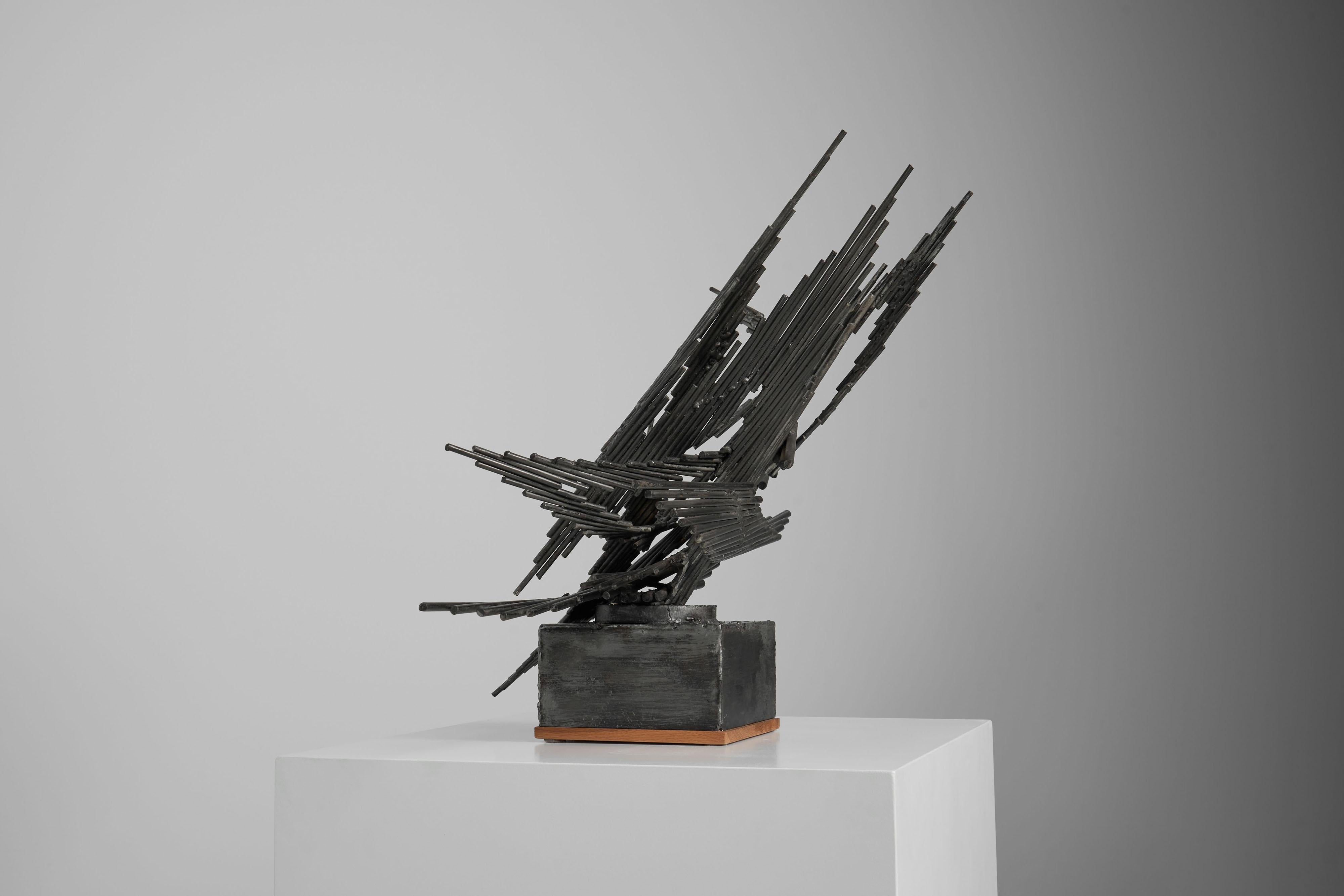 Piero Ruggeri abstract modern iron sculpture Italy 1970 For Sale 4
