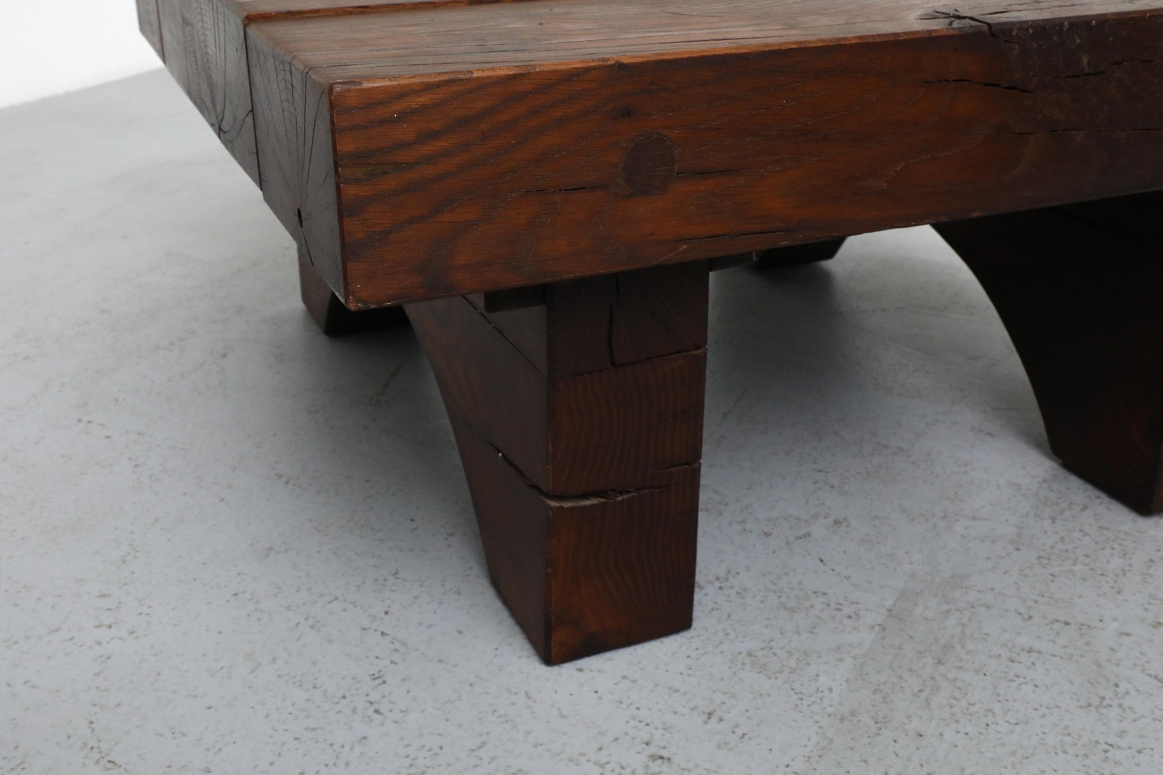Table basse carrée brutaliste d'inspiration Pierrce Chapo avec pieds arqués en vente 5