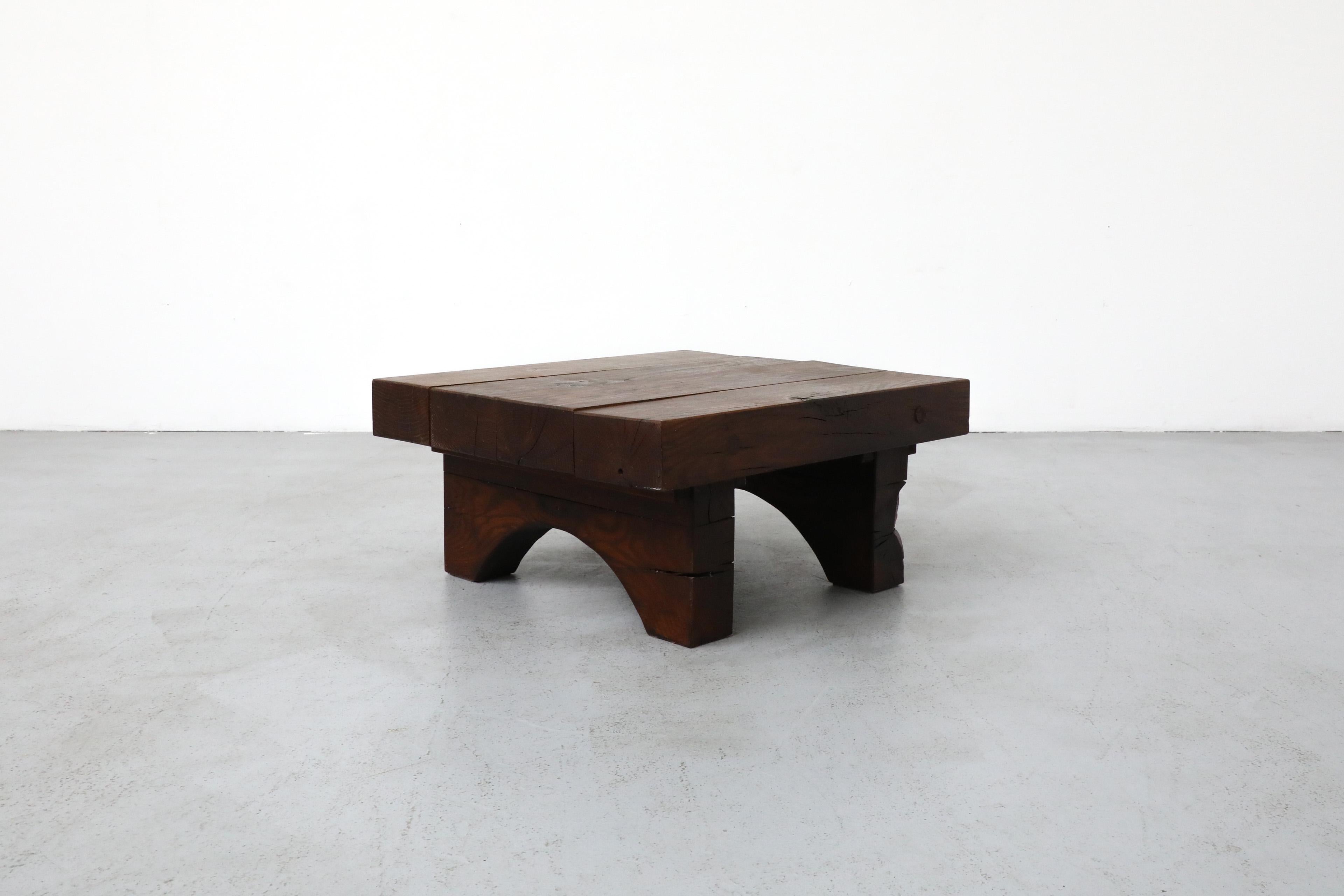 Brutalisme Table basse carrée brutaliste d'inspiration Pierrce Chapo avec pieds arqués en vente