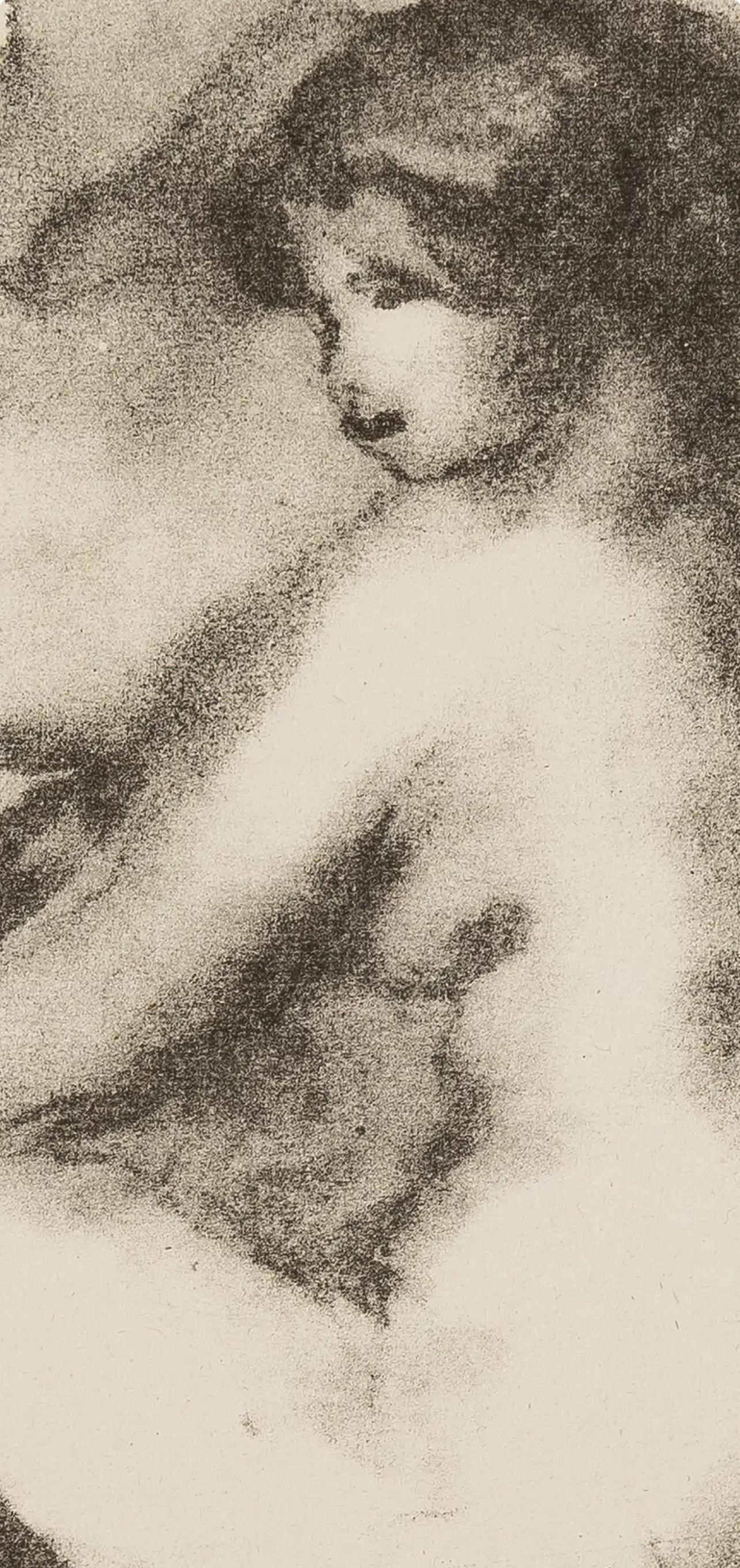 Renoir, Femme nue assisse, Les Lithographies de Renoir (después) - Landscape Print Beige de Pierre-Auguste Renoir