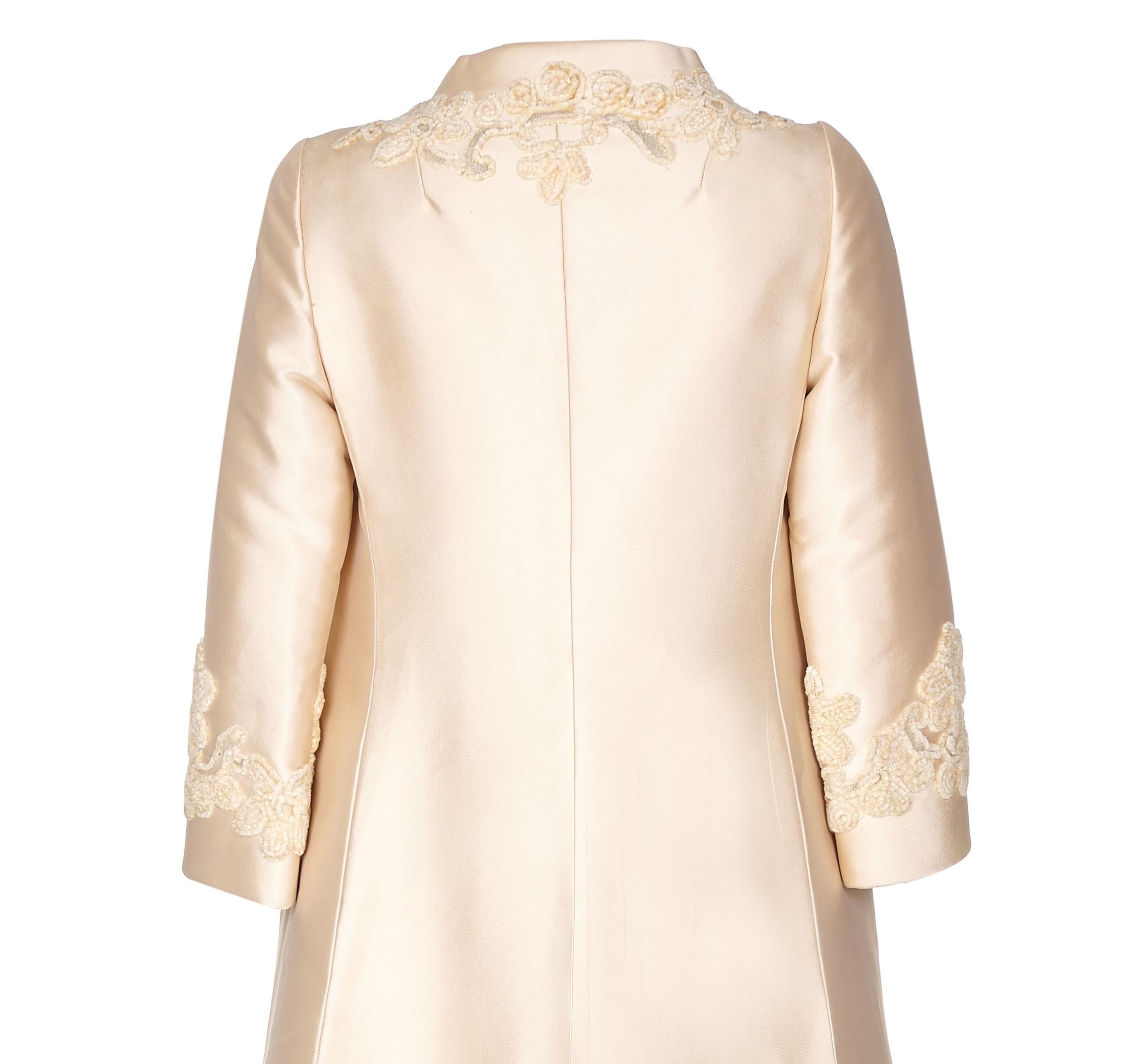 Pierre Balmain 1960s Haute Couture Ivory Silk Gazar Bridal Dress In Excellent Condition In London, GB
