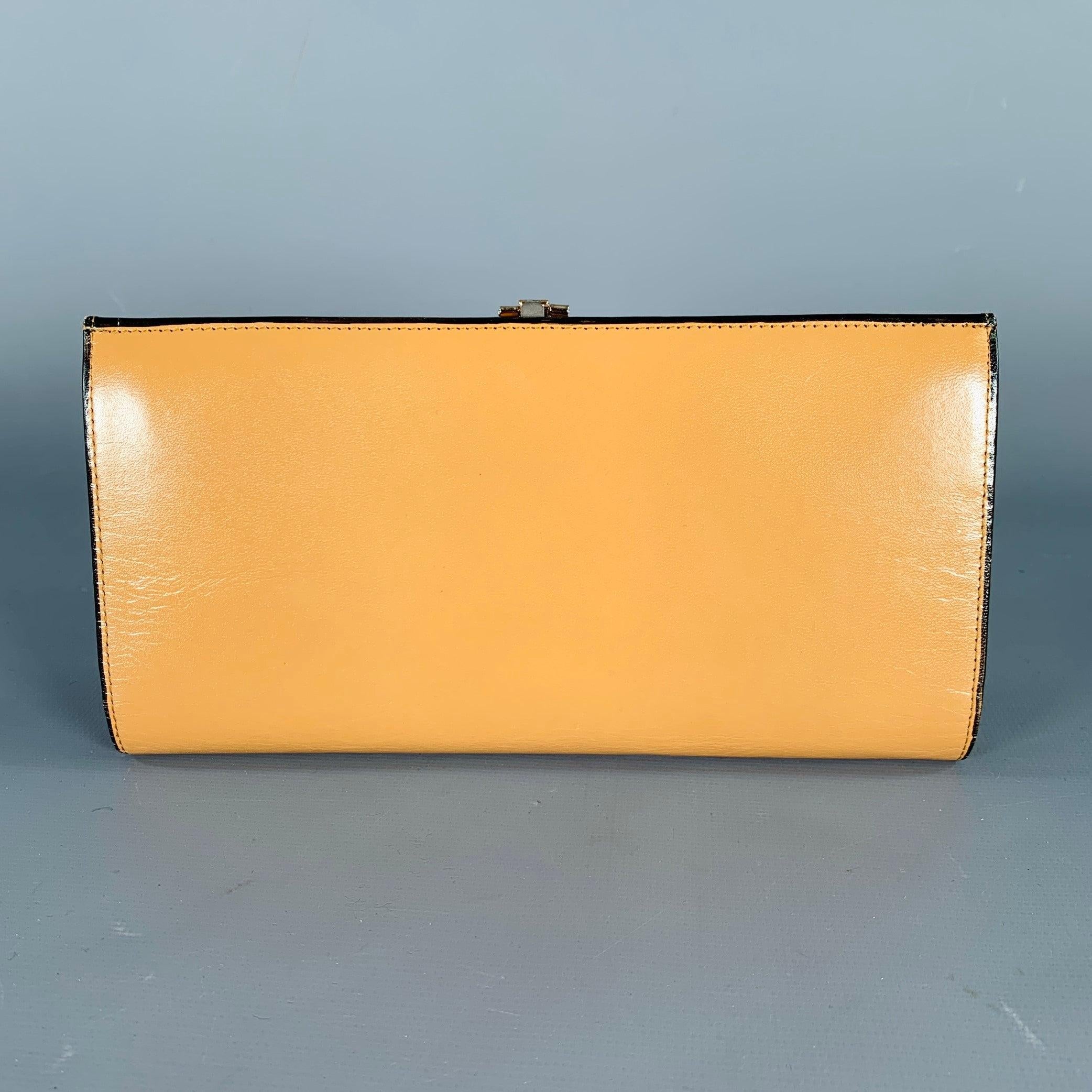 PIERRE BALMAIN Beige Gold Leather Wallet In Excellent Condition For Sale In San Francisco, CA