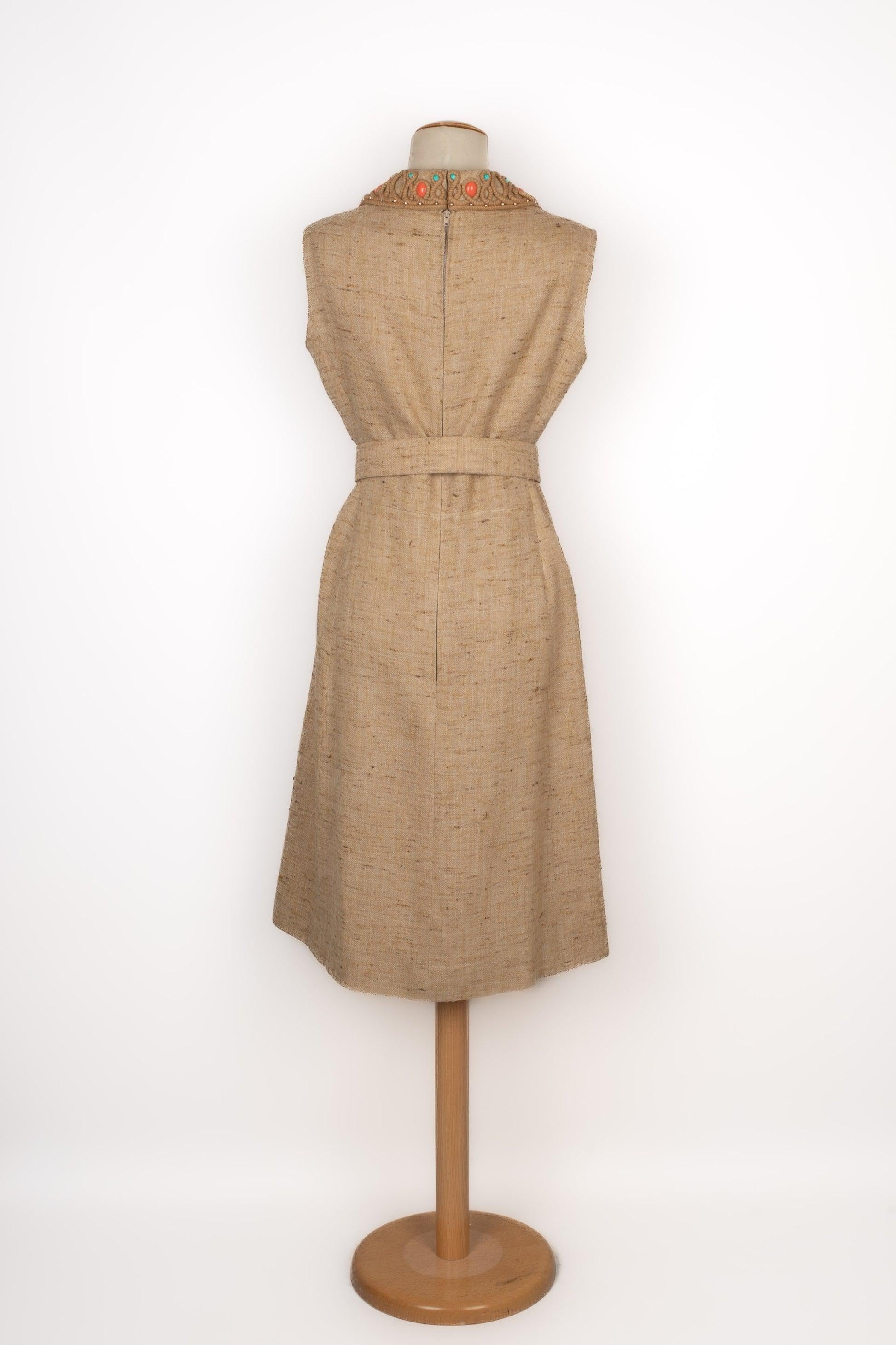 Beige Vestito in tela di lino beige di Pierre Balmain in vendita