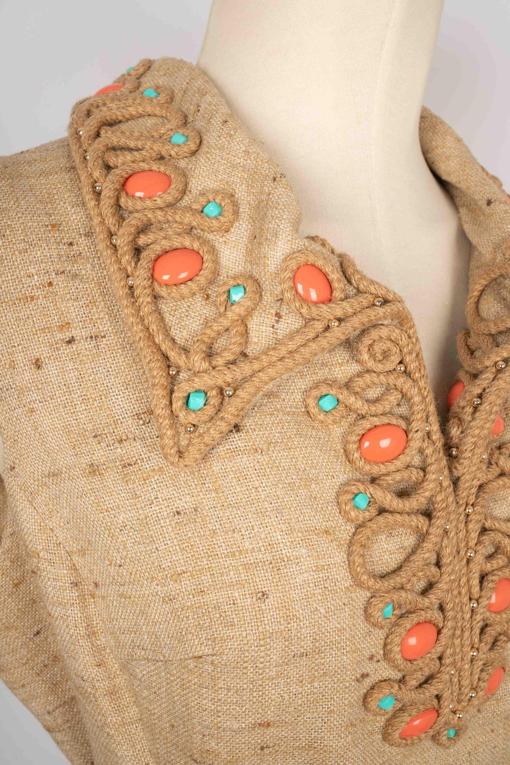 Donna Vestito in tela di lino beige di Pierre Balmain in vendita