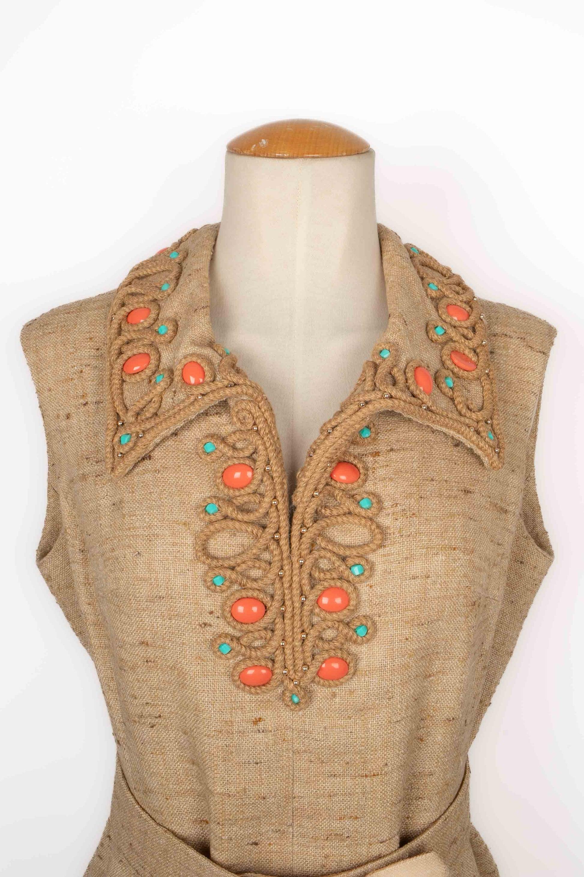 Vestito in tela di lino beige di Pierre Balmain in vendita 4